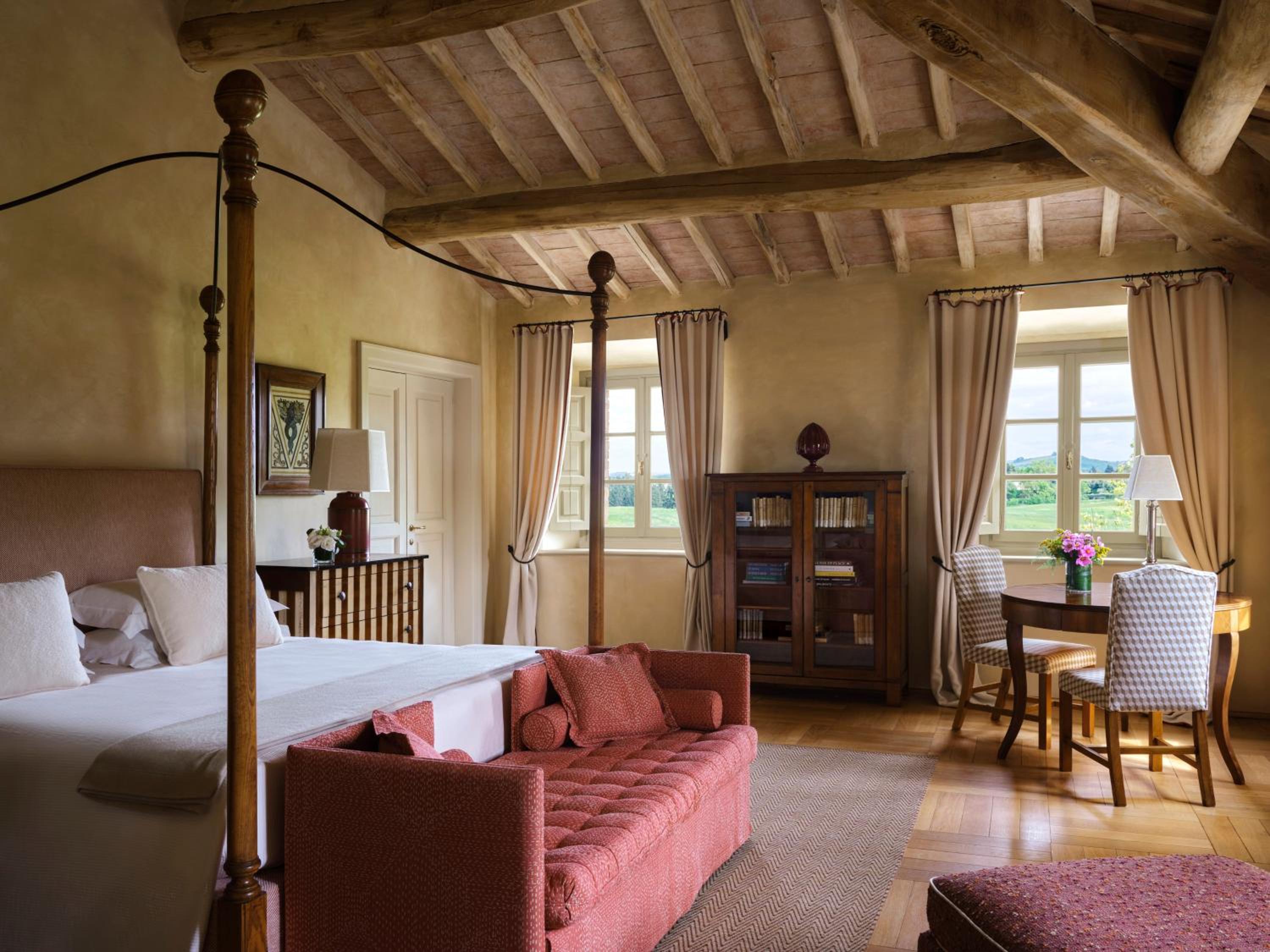 Villa photo 2