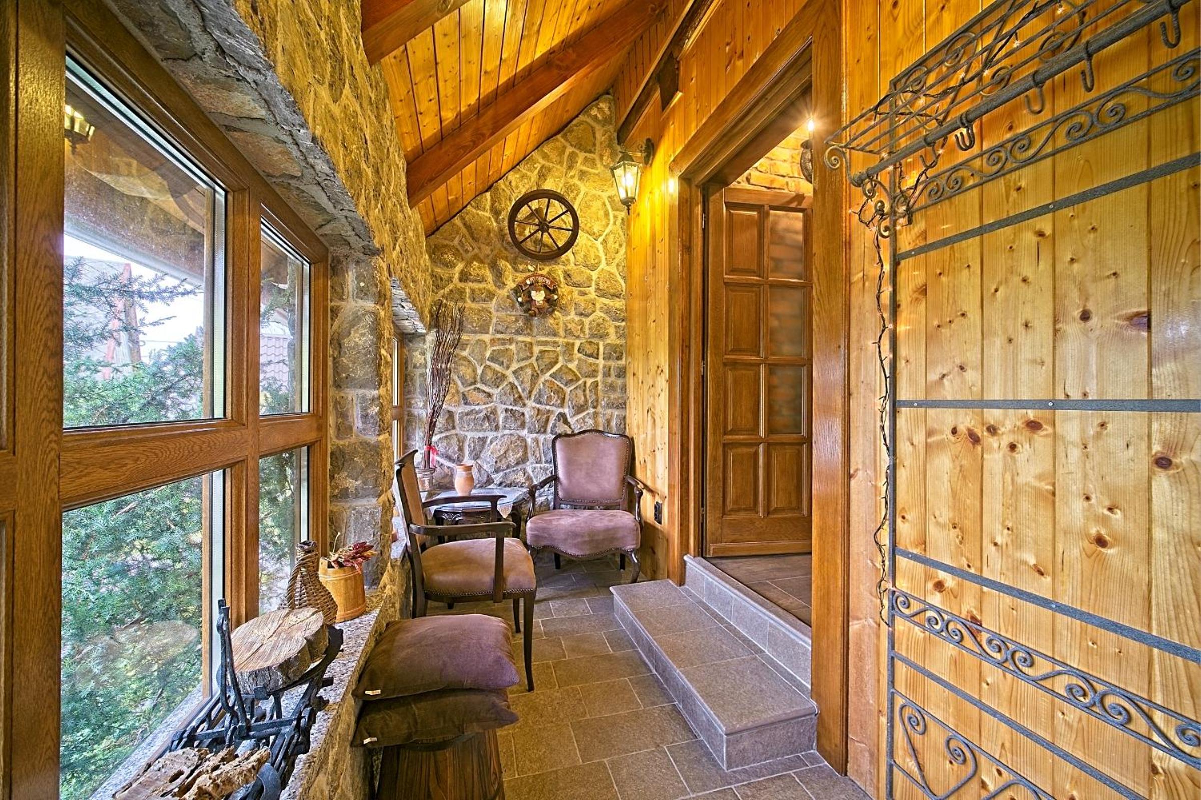 Three-Bedroom House photo 3