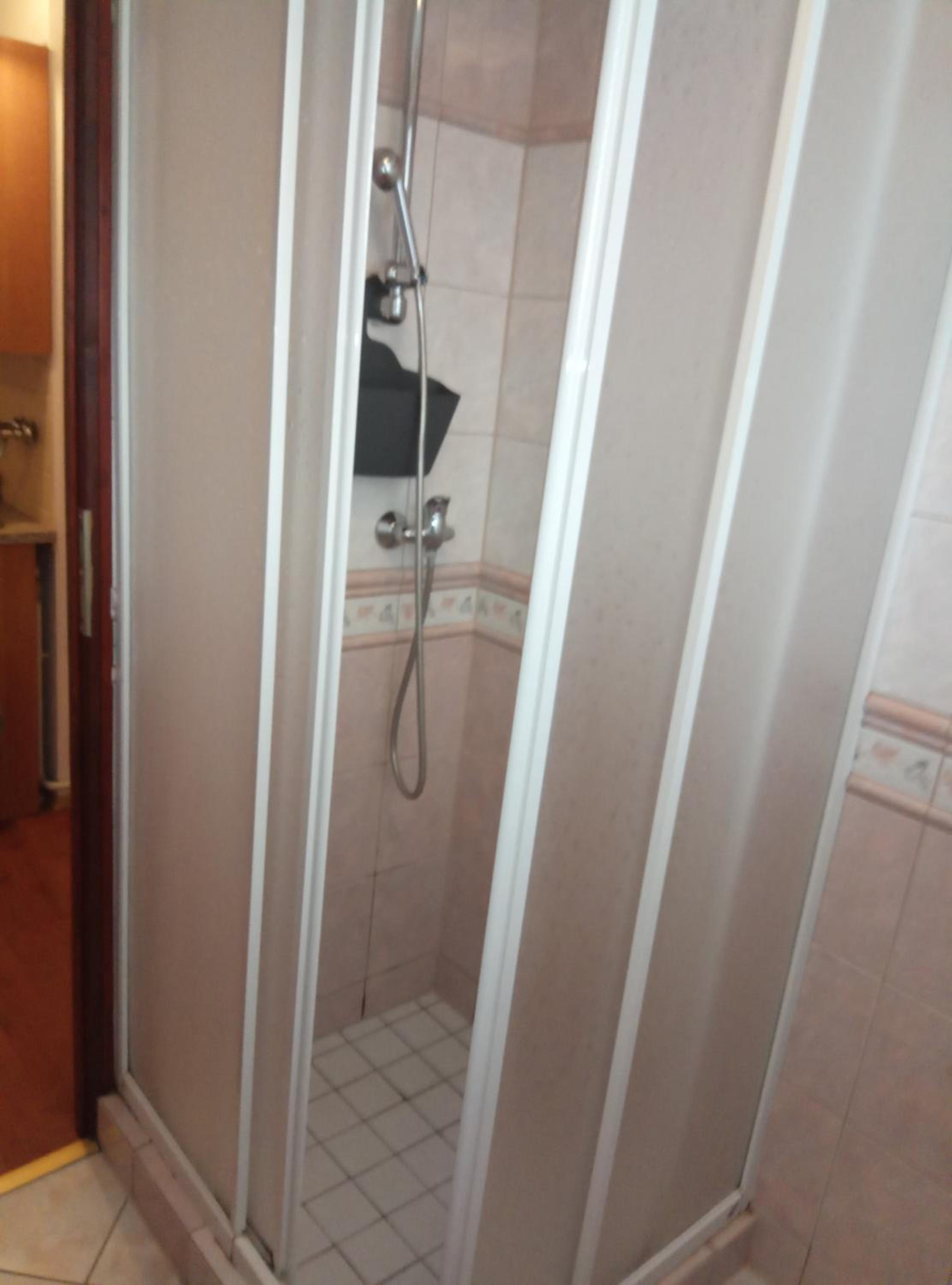 One-Bedroom Apartment - Photo 8