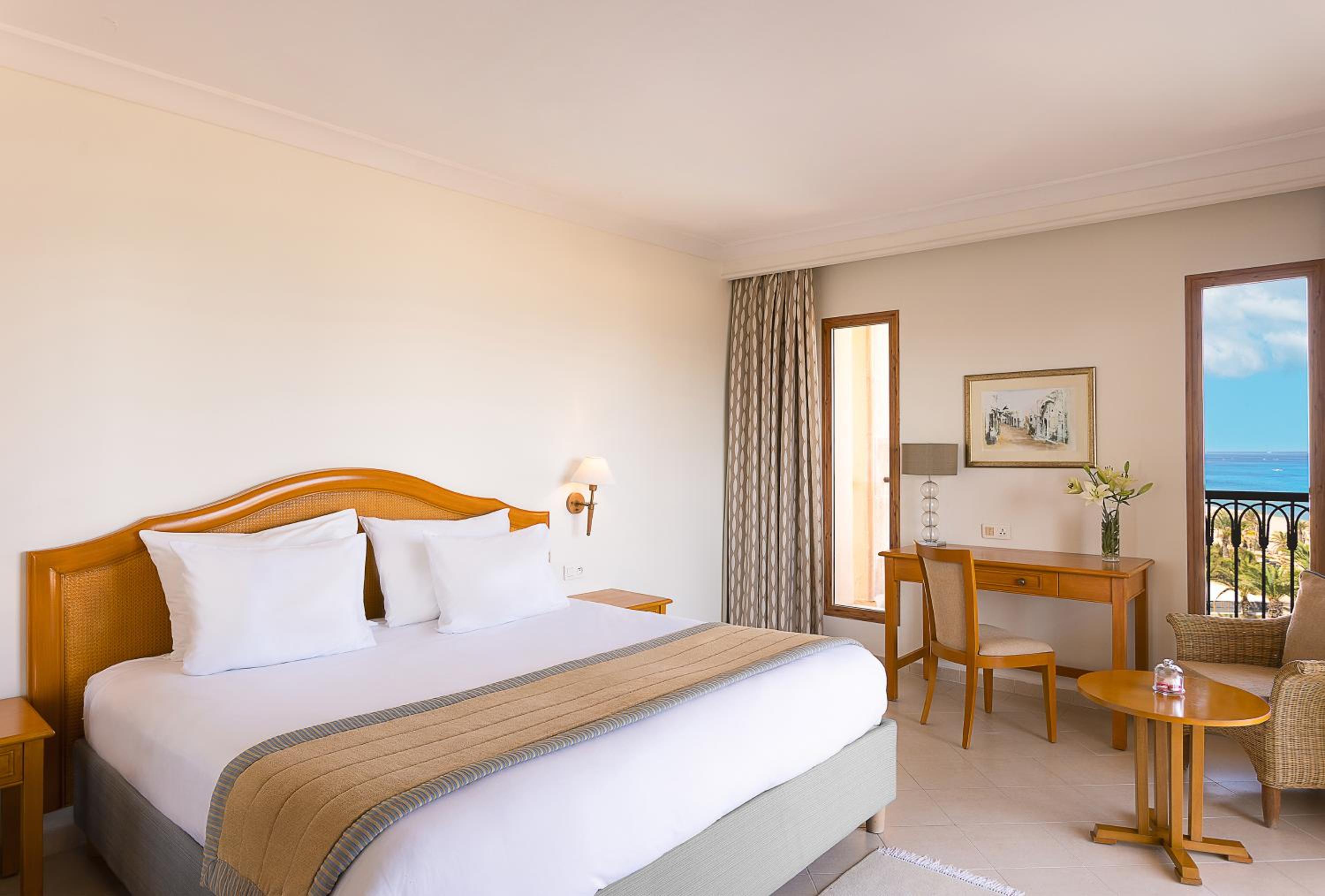 Junior Suite with Sea View - Photo 4