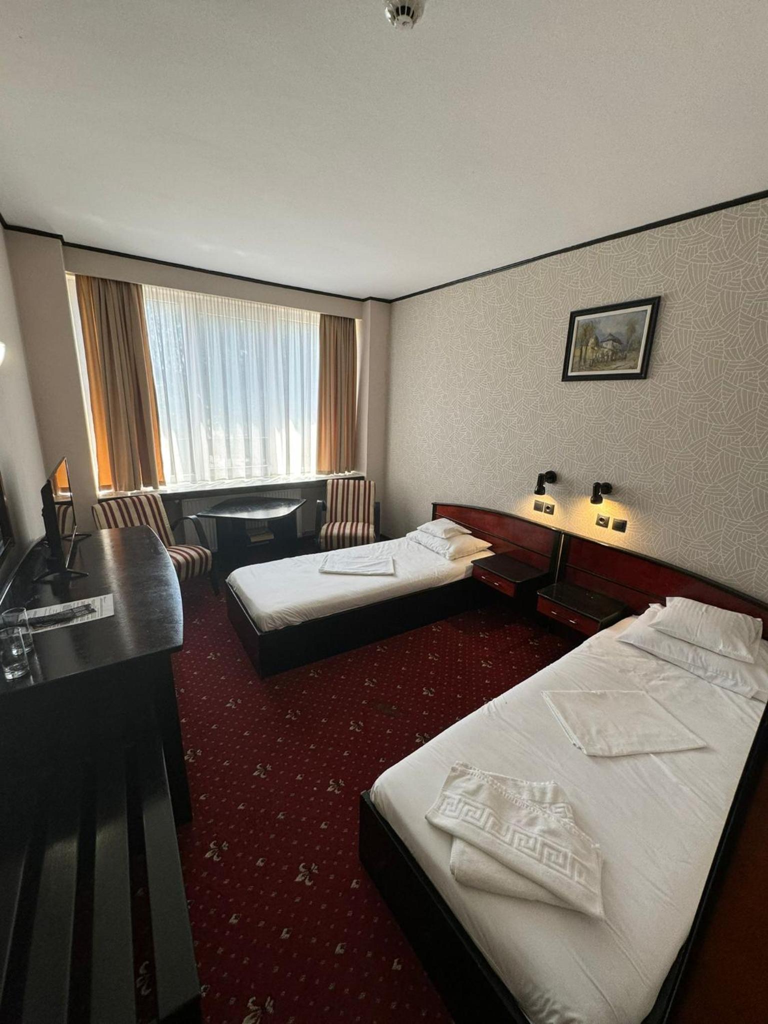 Double or Twin Room photo 3