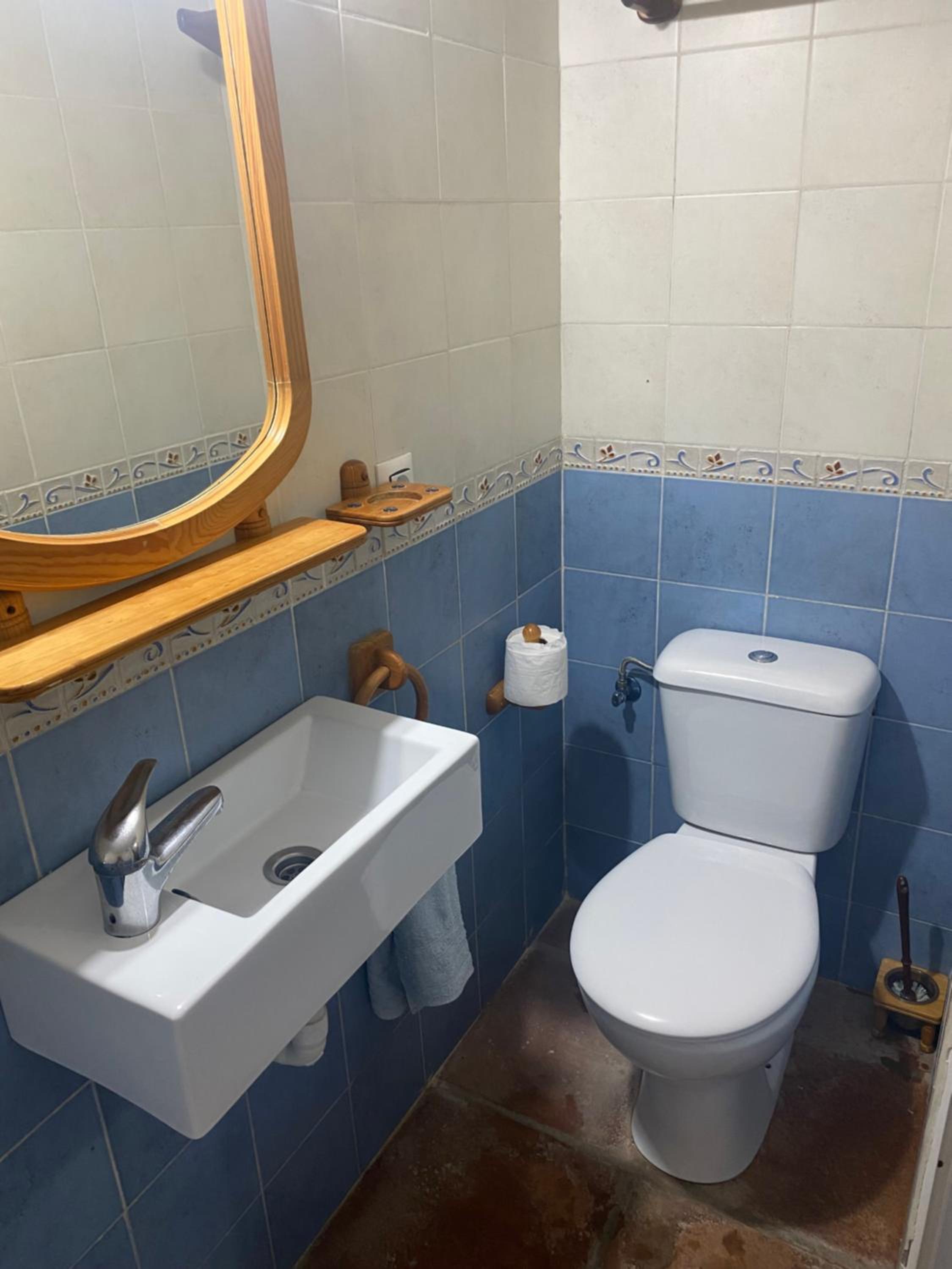 Standard Twin Room photo 3