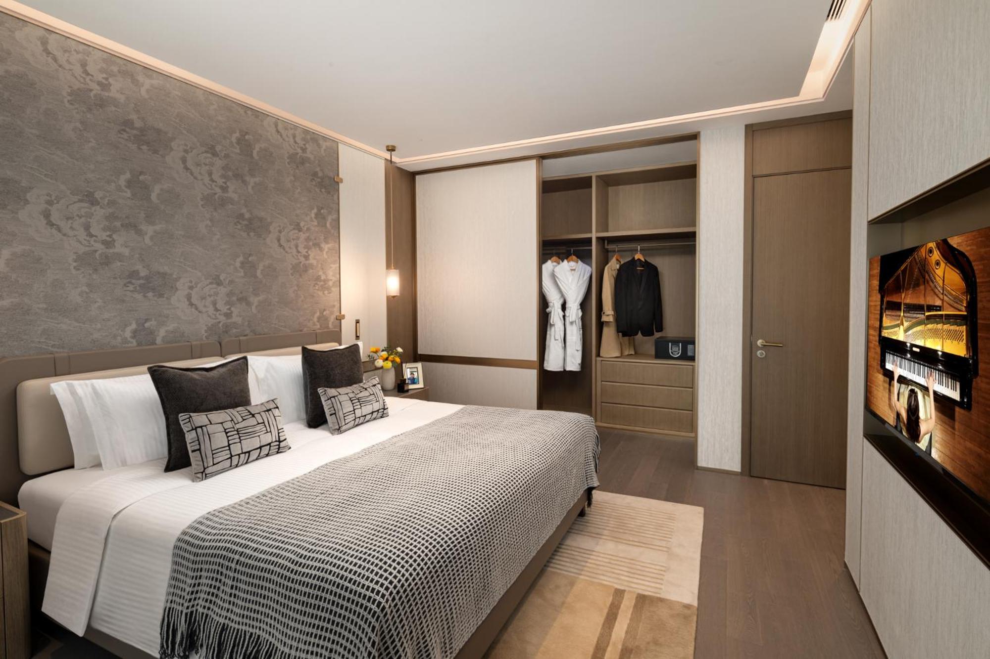 One-Bedroom Premier photo 1