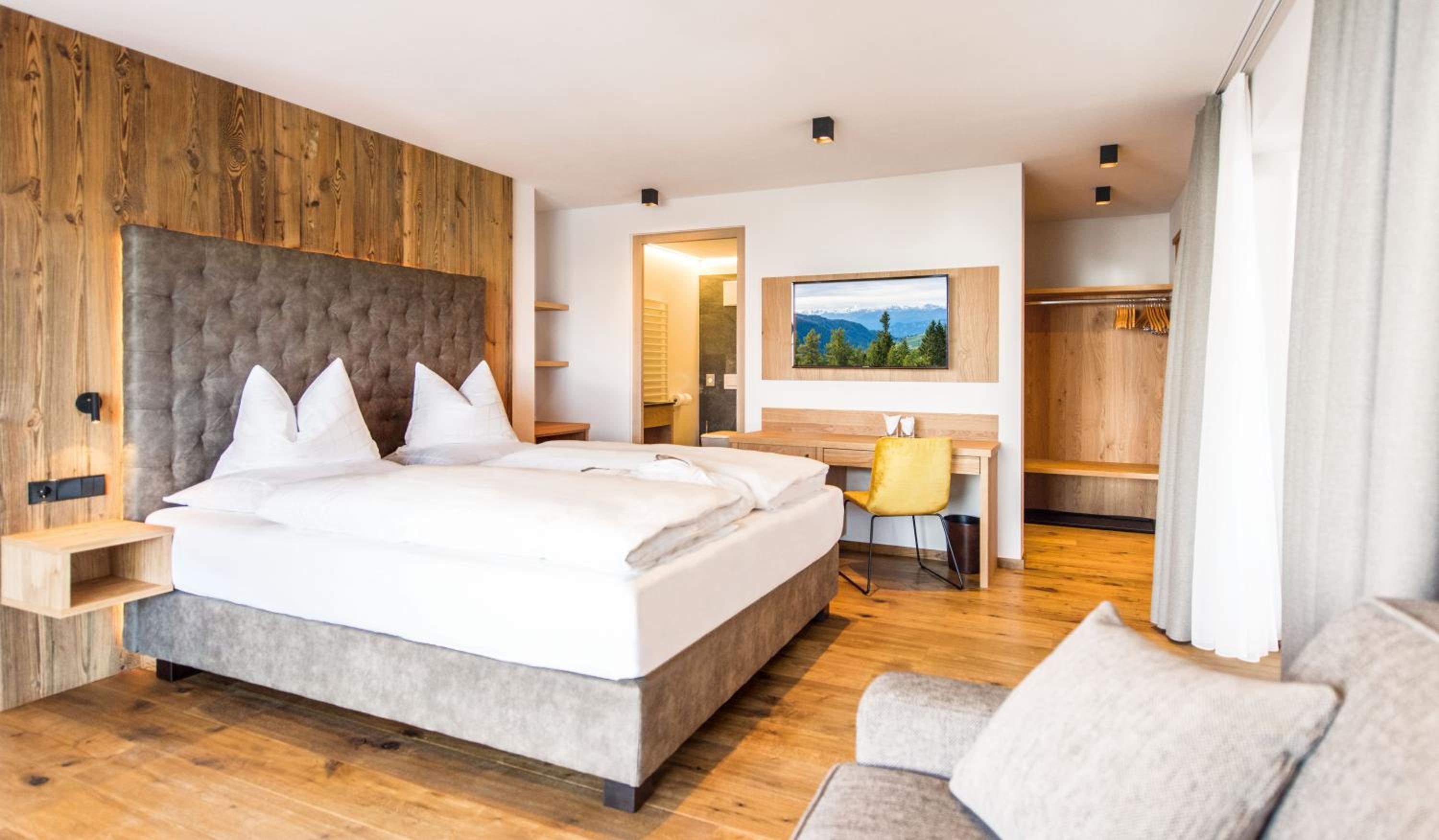 Deluxe Double Room with Balcony