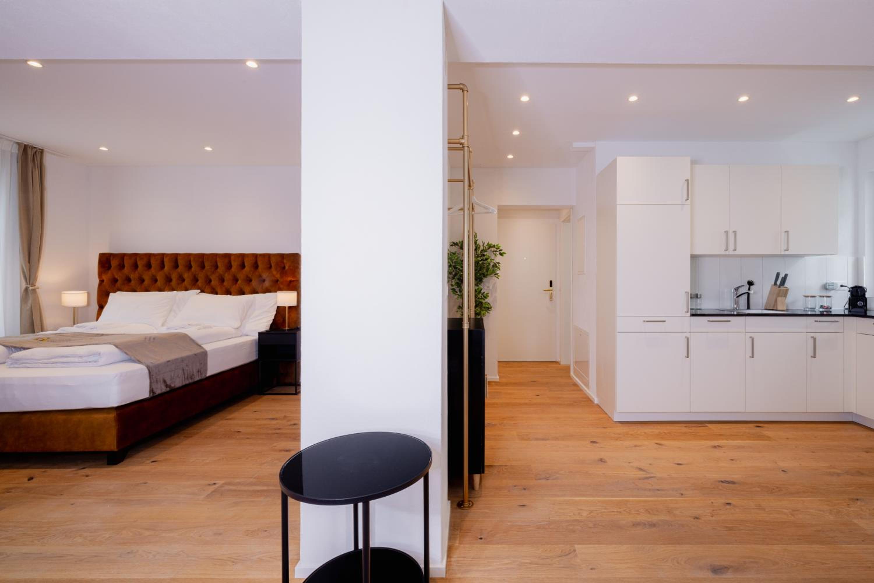 One-Bedroom Apartment photo 2