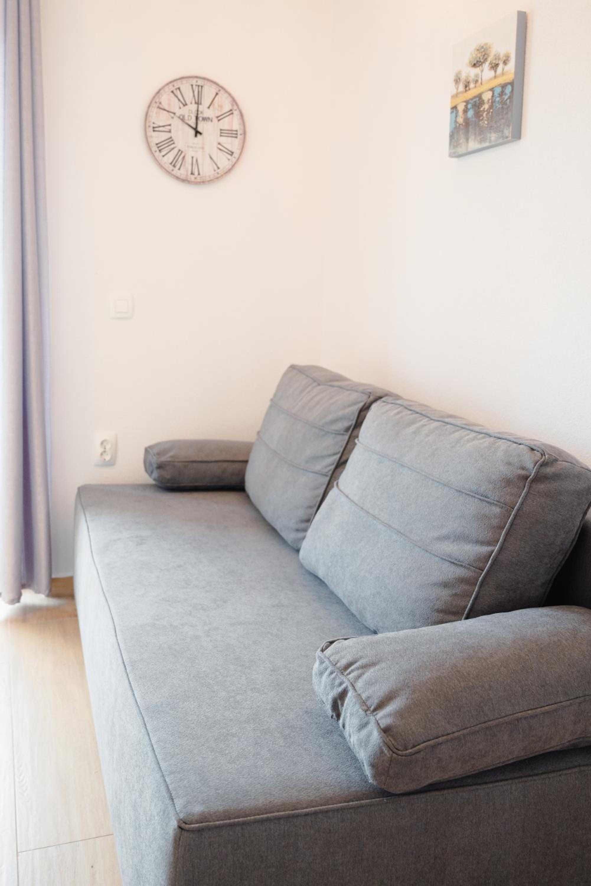One-Bedroom Apartment with Sea View and Balcony photo 1