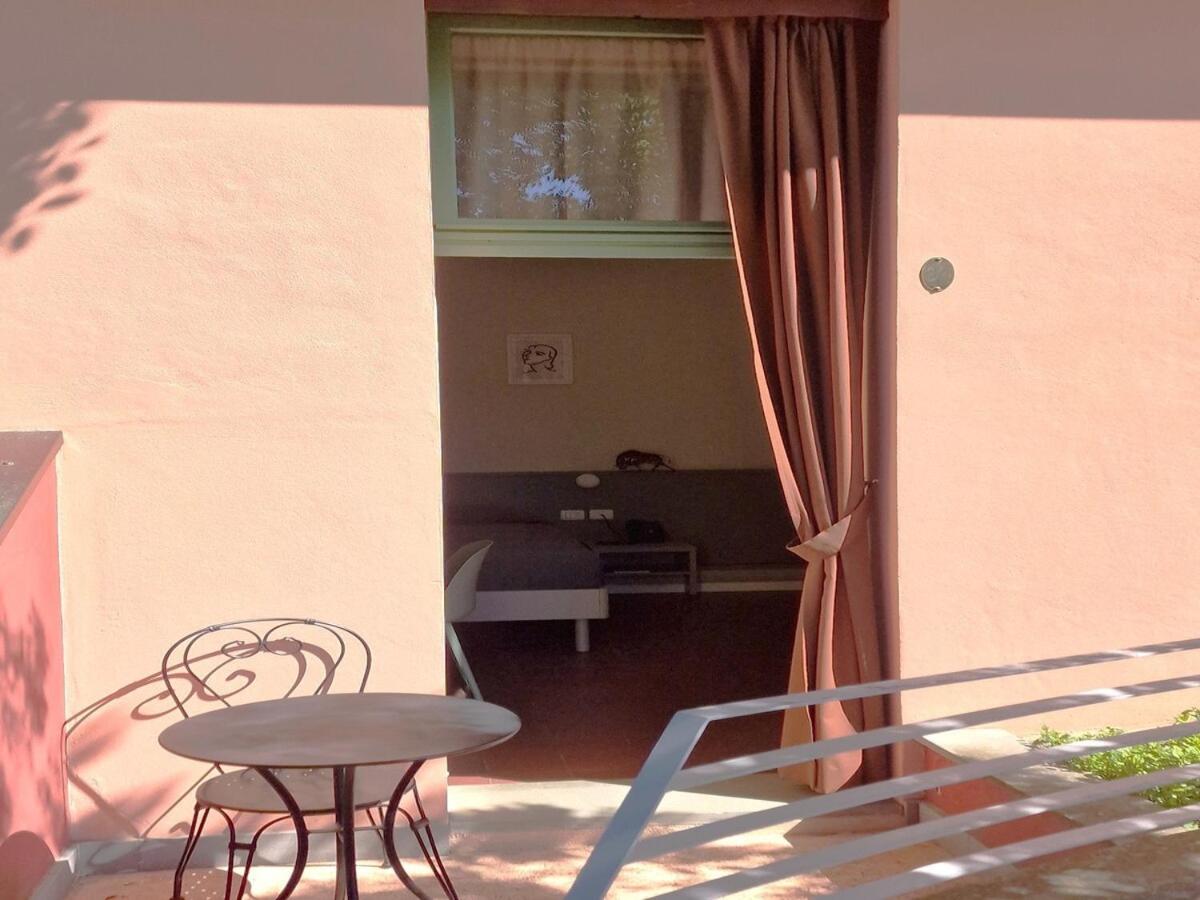 Single Room with Private Bathroom photo 2