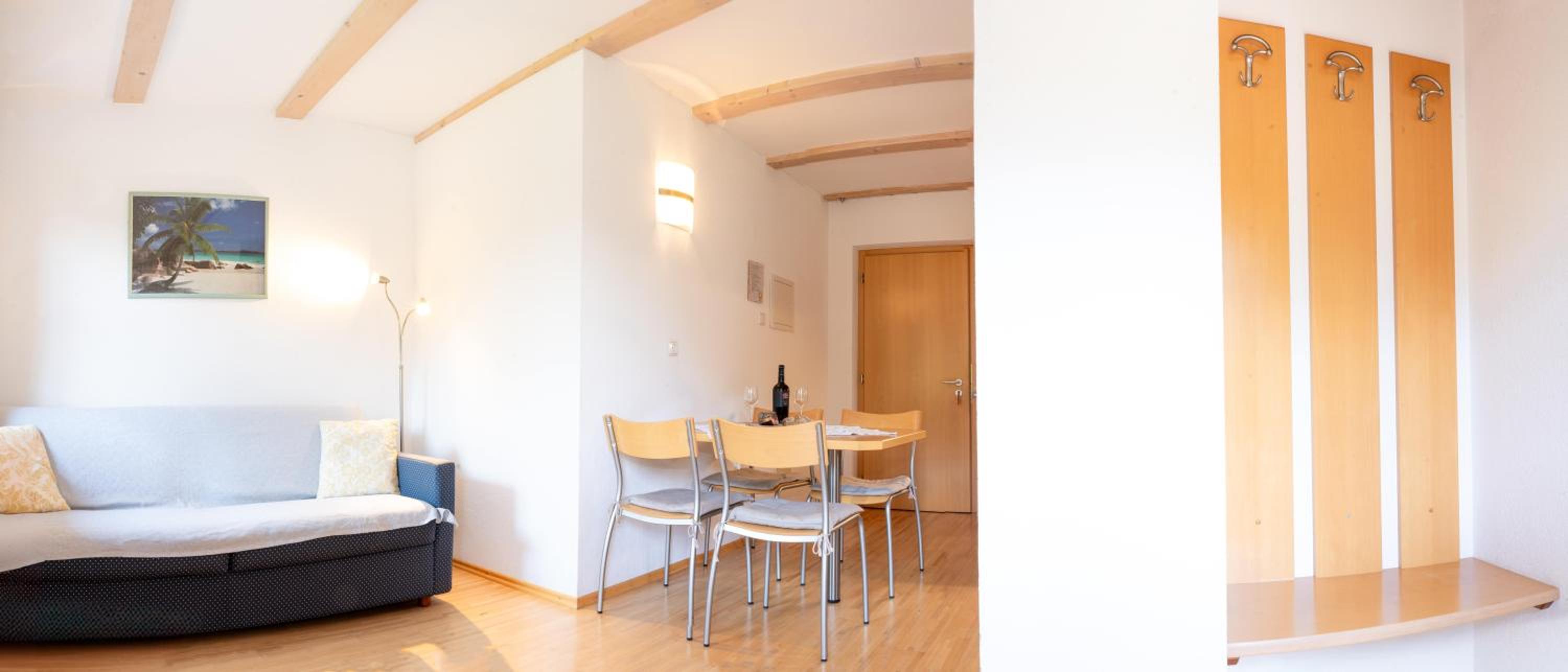 One-Bedroom Apartment with View photo 2
