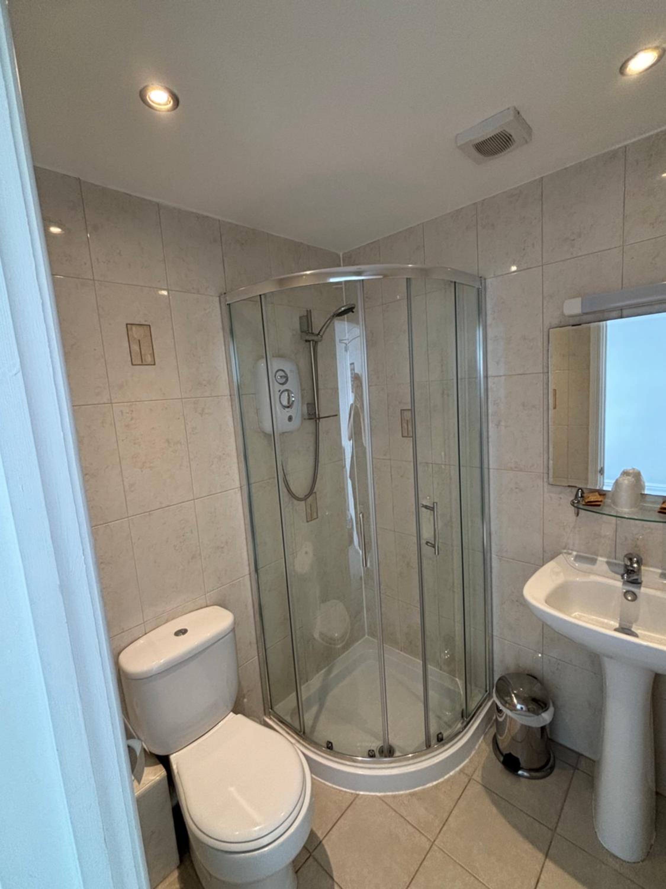 Standard Double Room - Photo 3