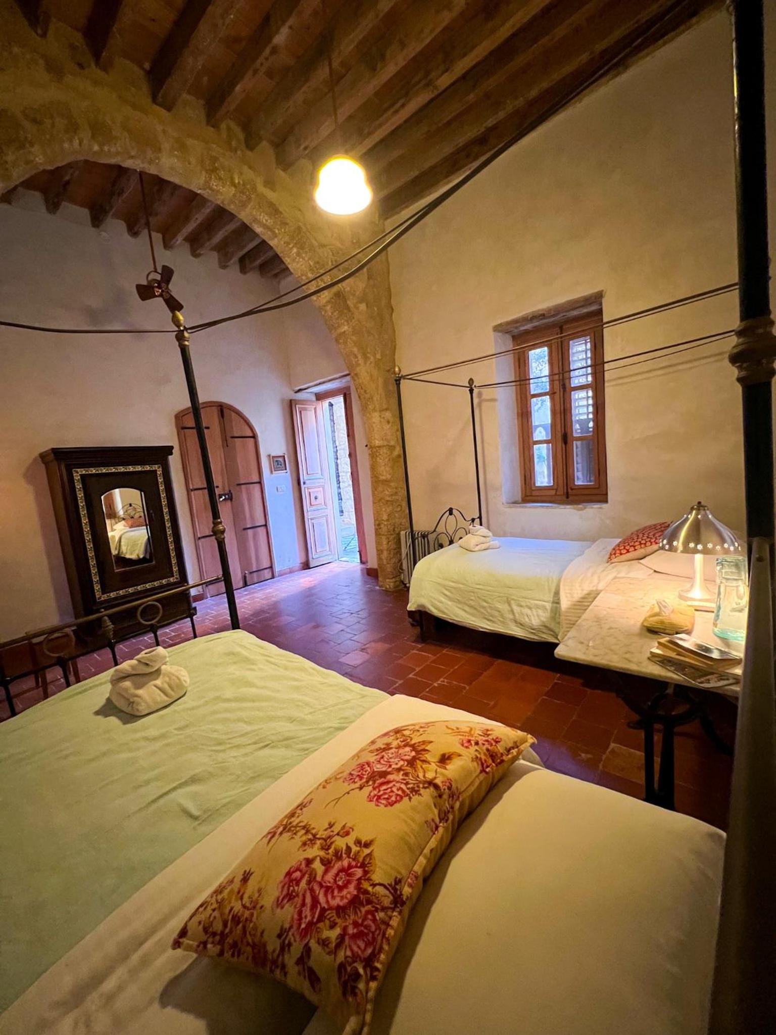 Large Twin Room photo 1