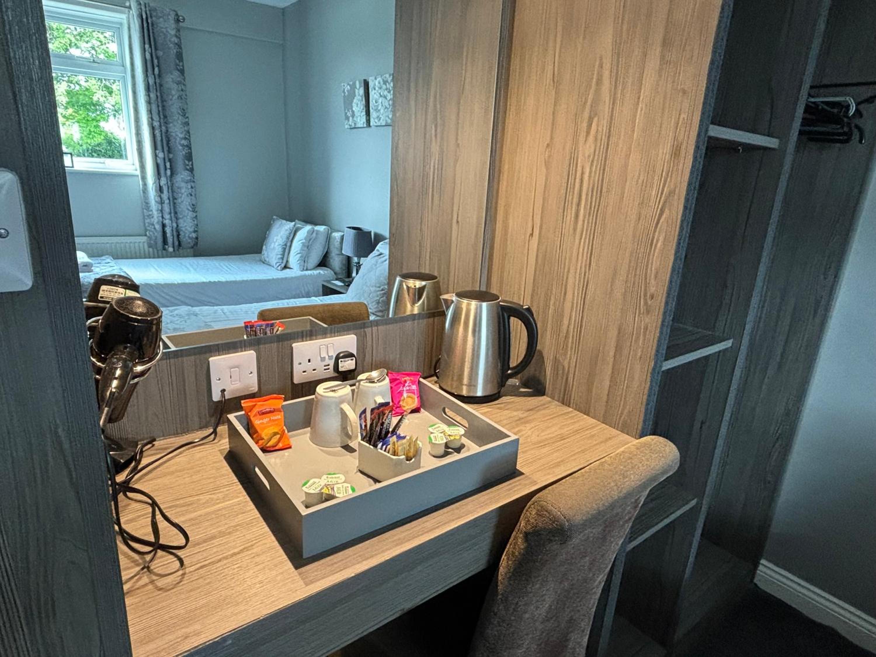 Classic Twin Room - Photo 6
