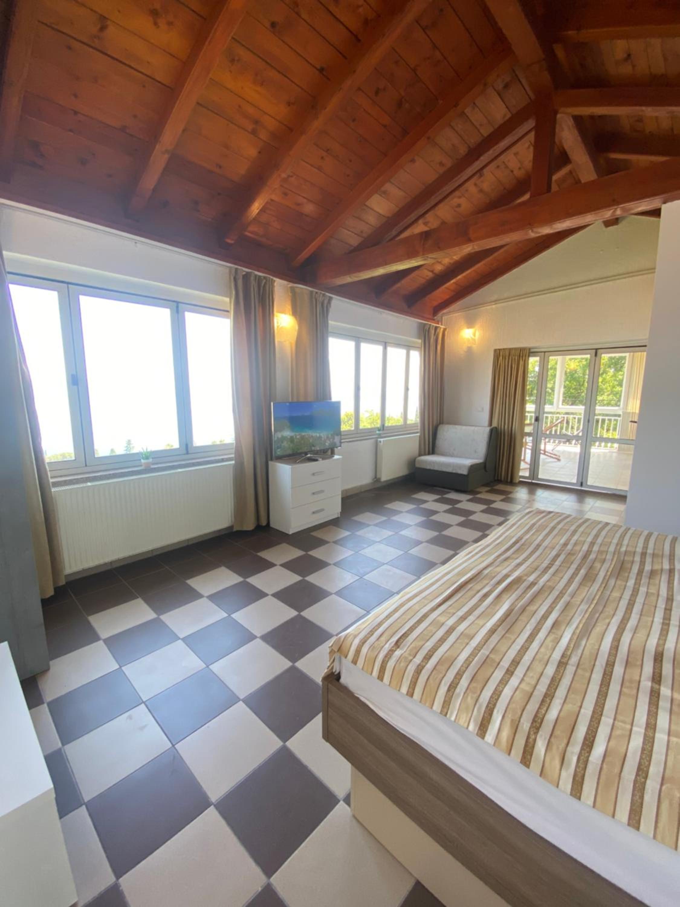 One-Bedroom Apartment with Sea View photo 1
