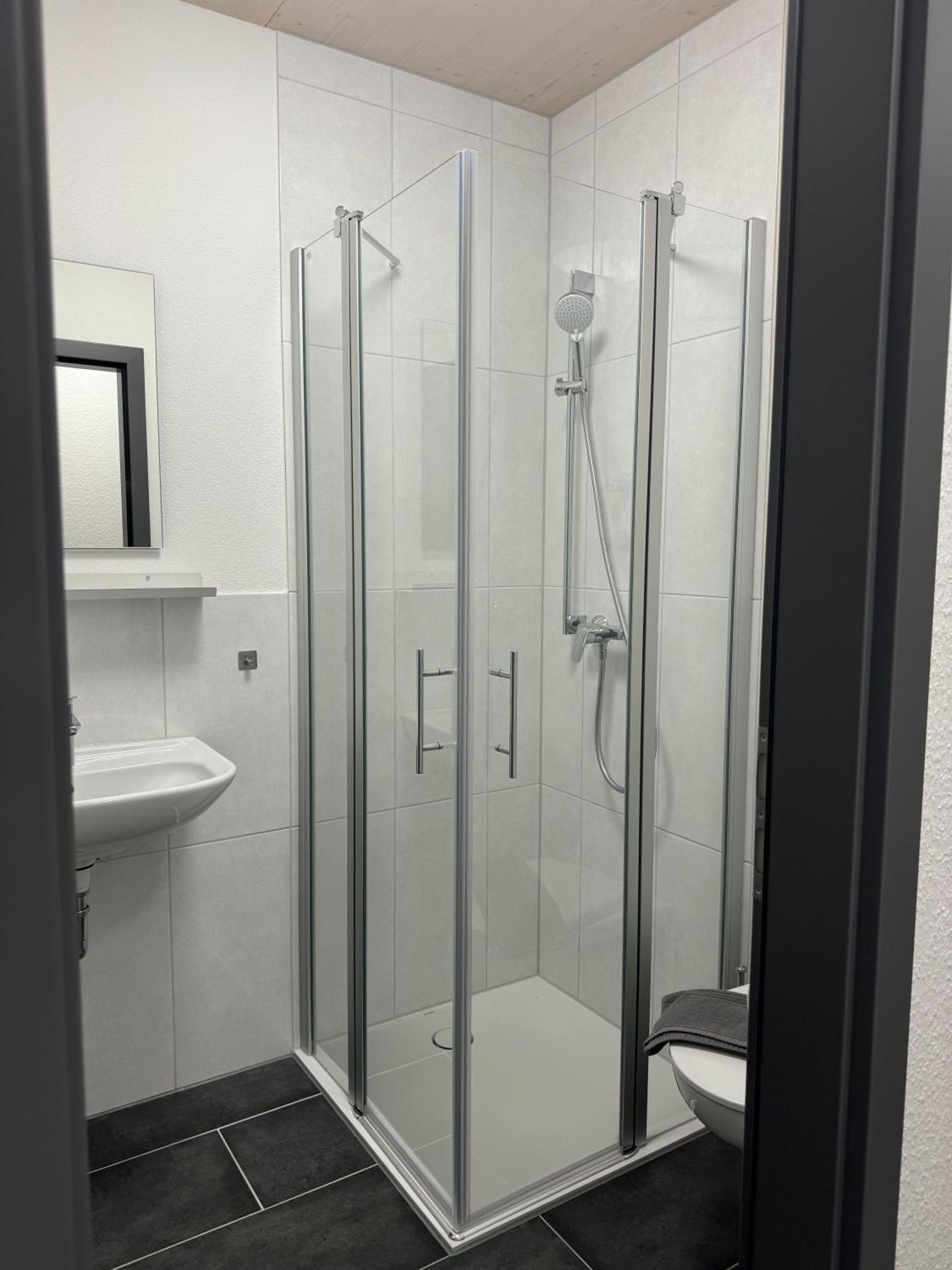 Double or Twin Room with Private Bathroom photo 3