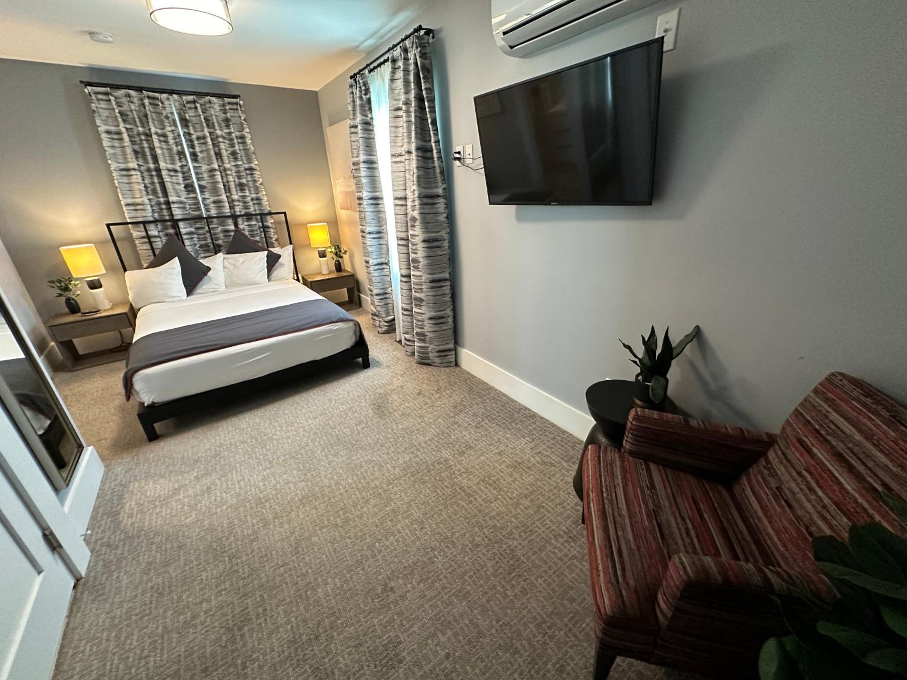Deluxe Double Room with Bath photo 2
