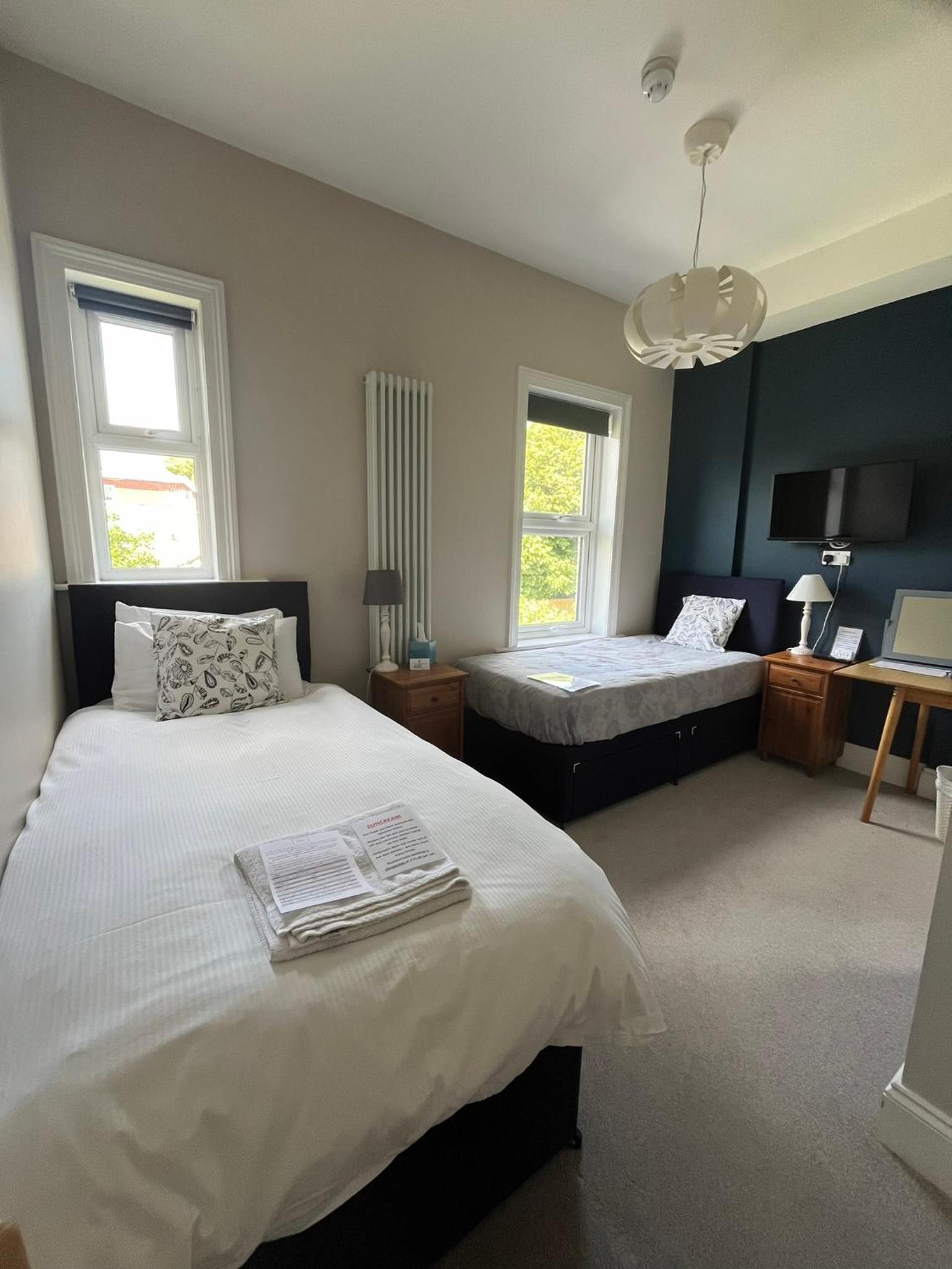 Standard Twin Room with Garden View photo 3