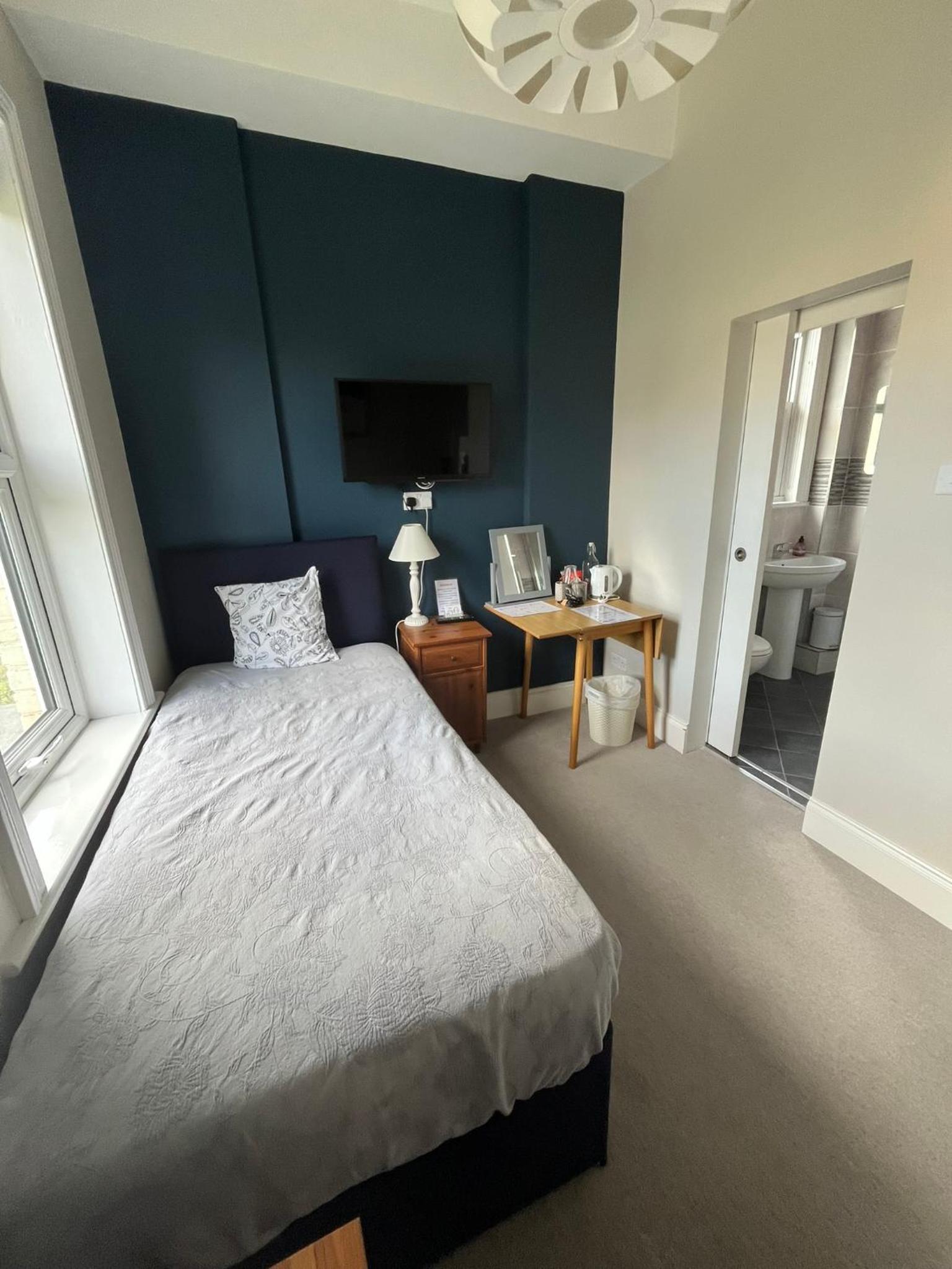 Standard Twin Room with Garden View