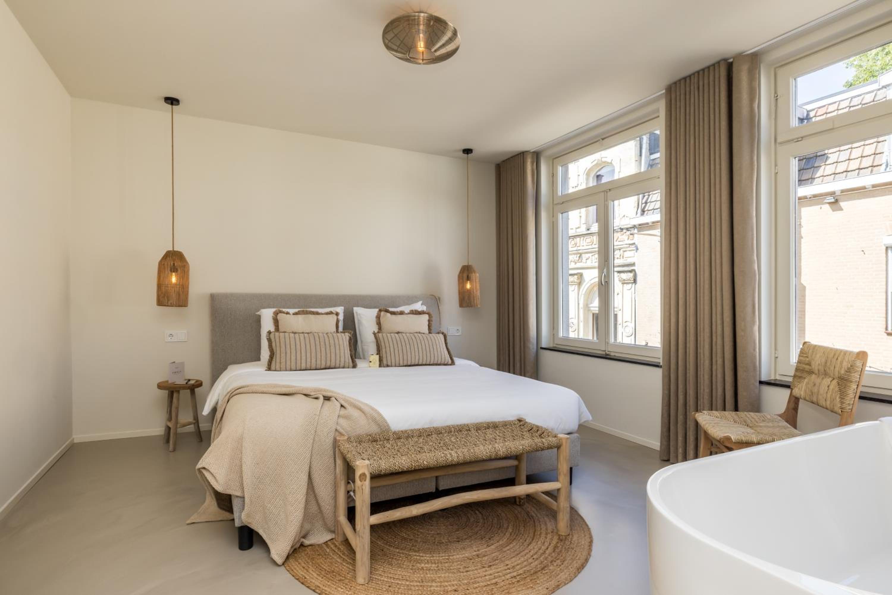 Deluxe Suite