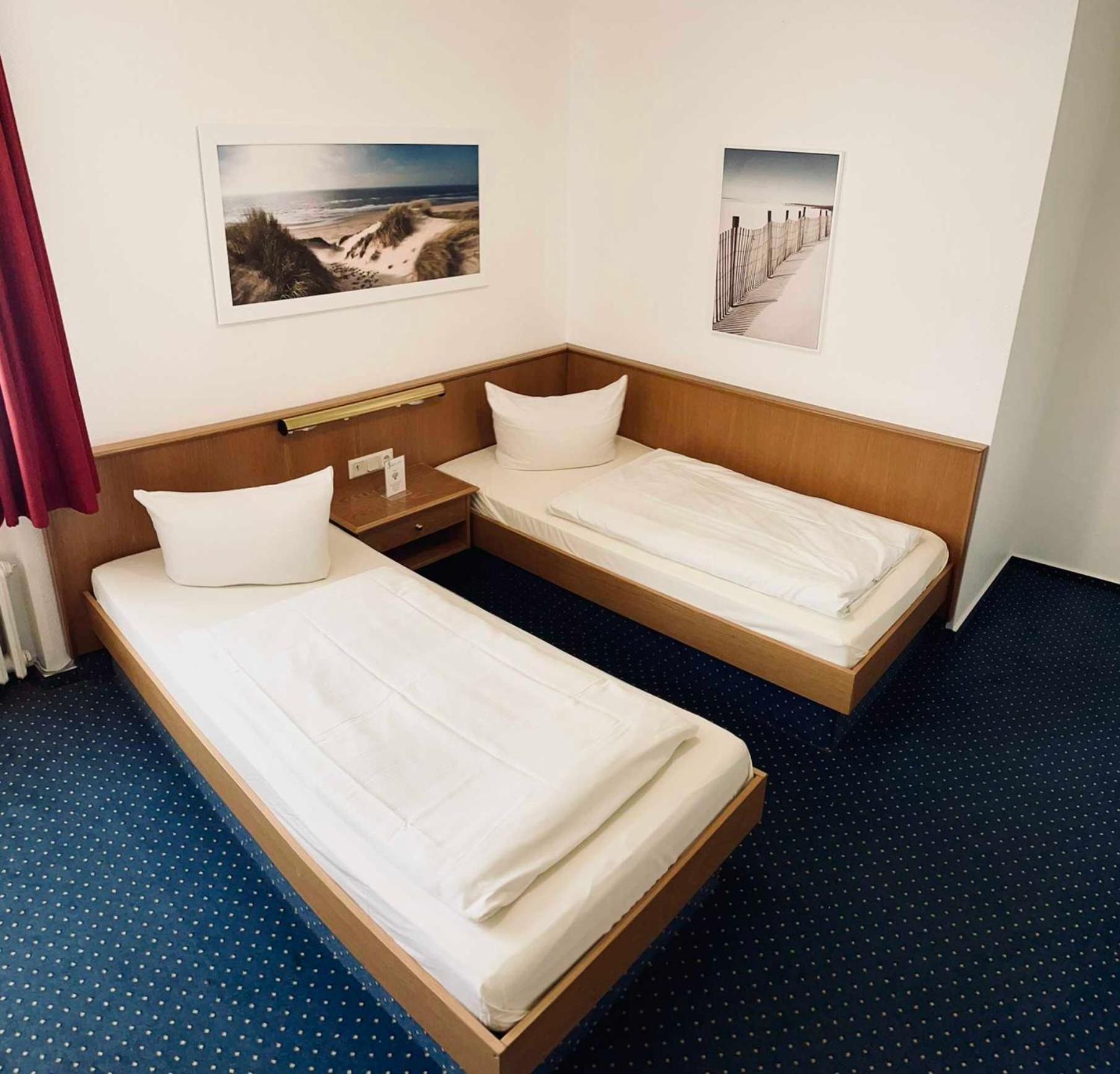 Twin Room with Private Bathroom