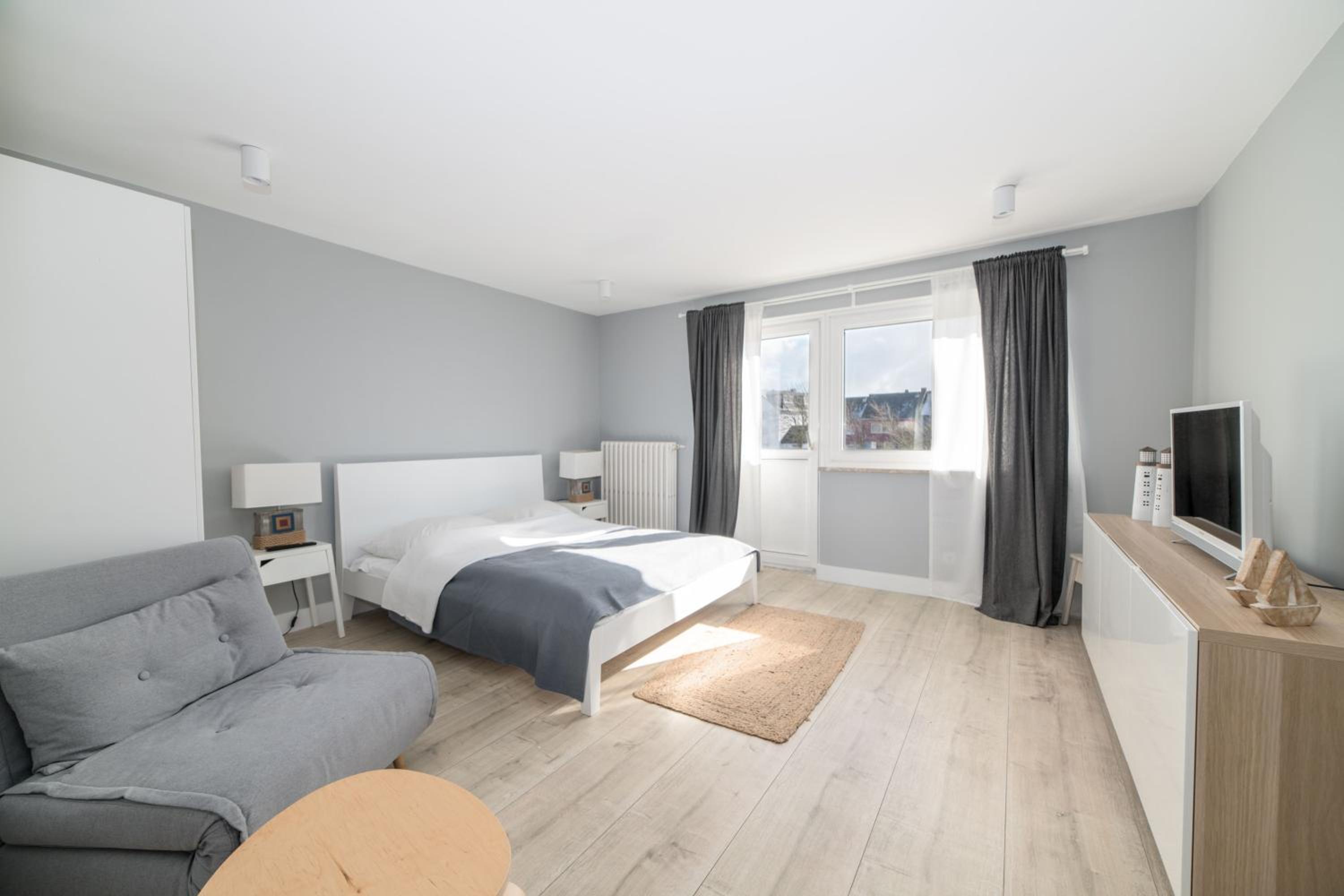 Two-Bedroom Apartment with Balcony photo 1