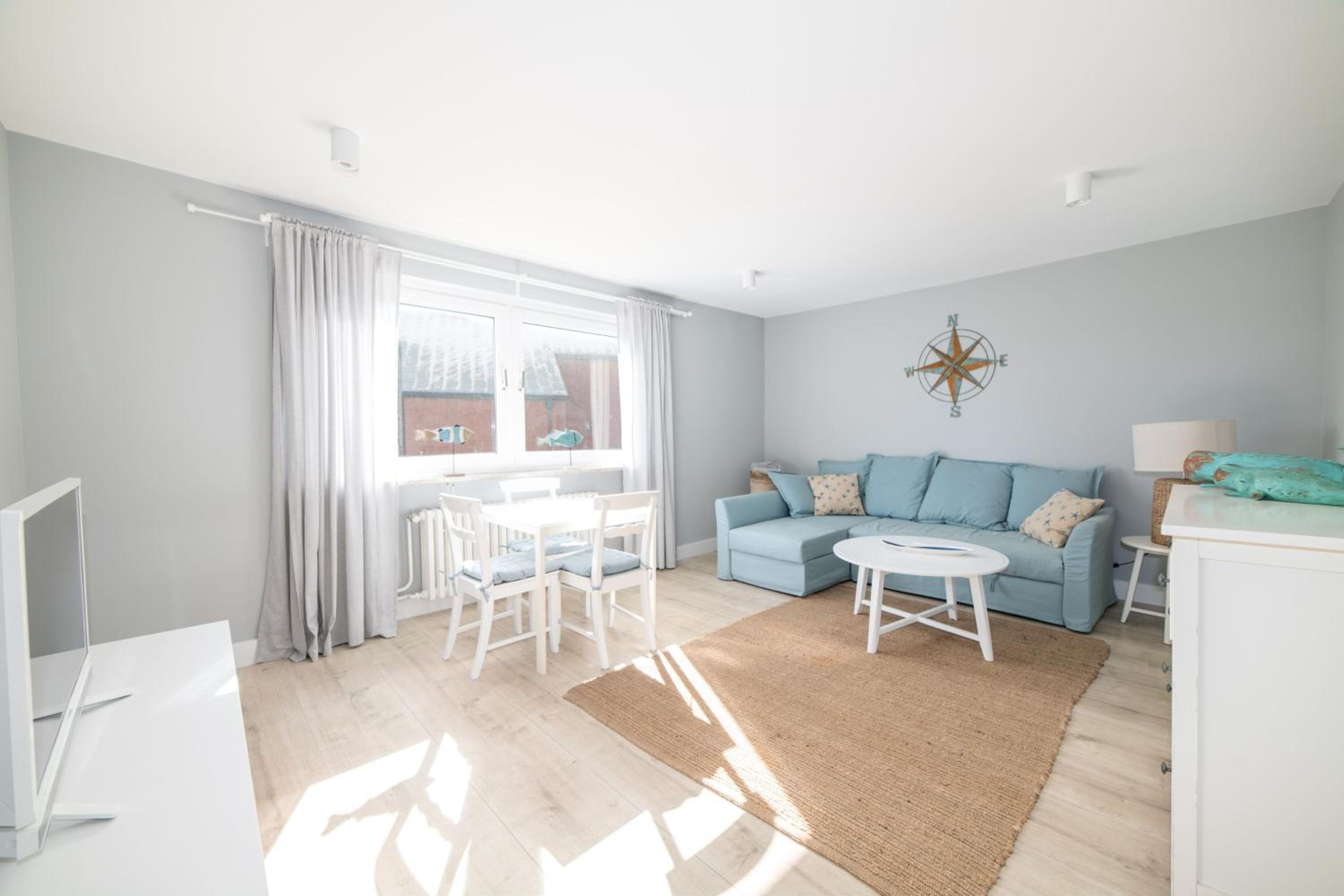 Two-Bedroom Apartment with Balcony photo 3