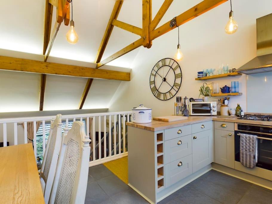 Three-Bedroom House photo 3