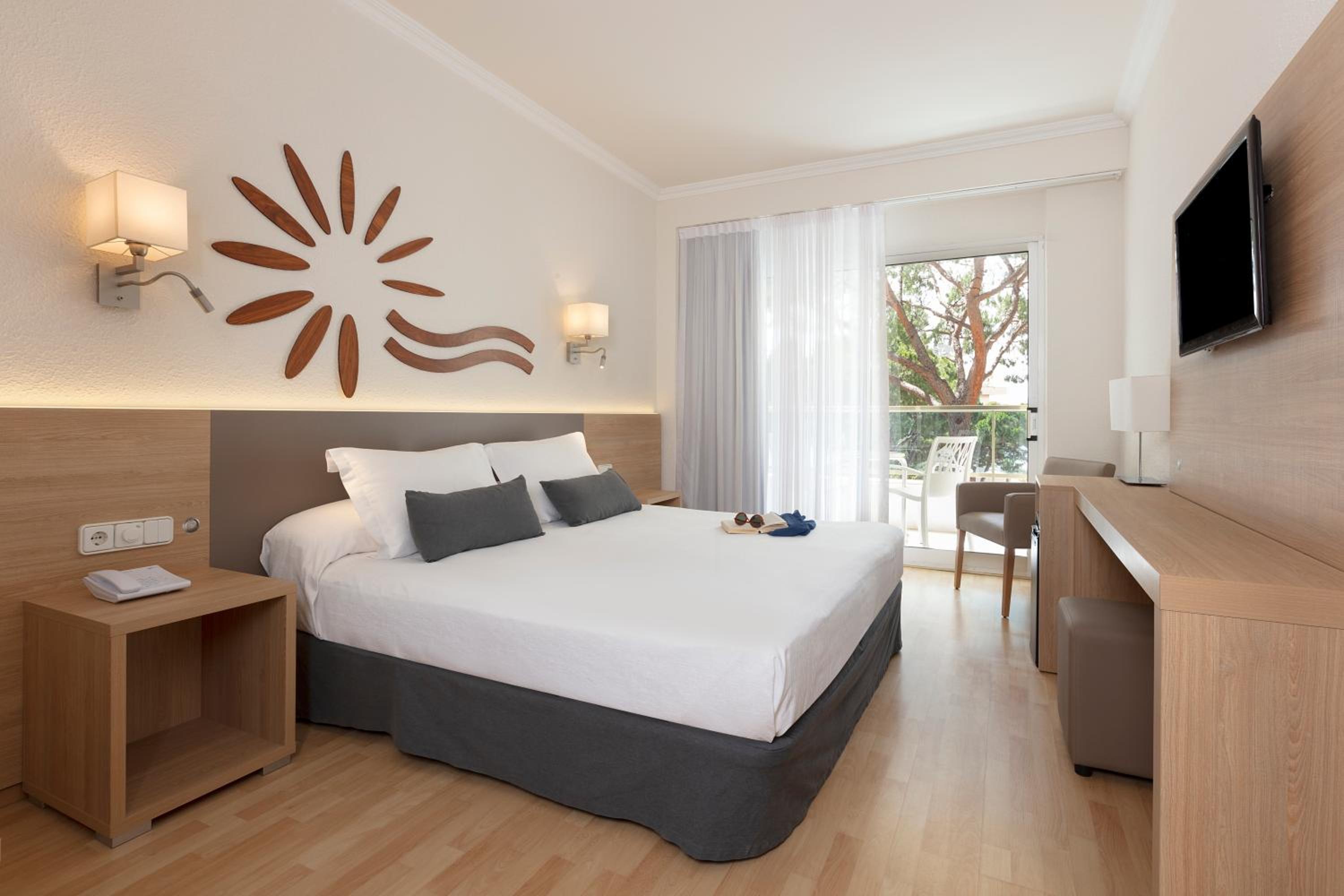Double or Twin Room - Photo 1