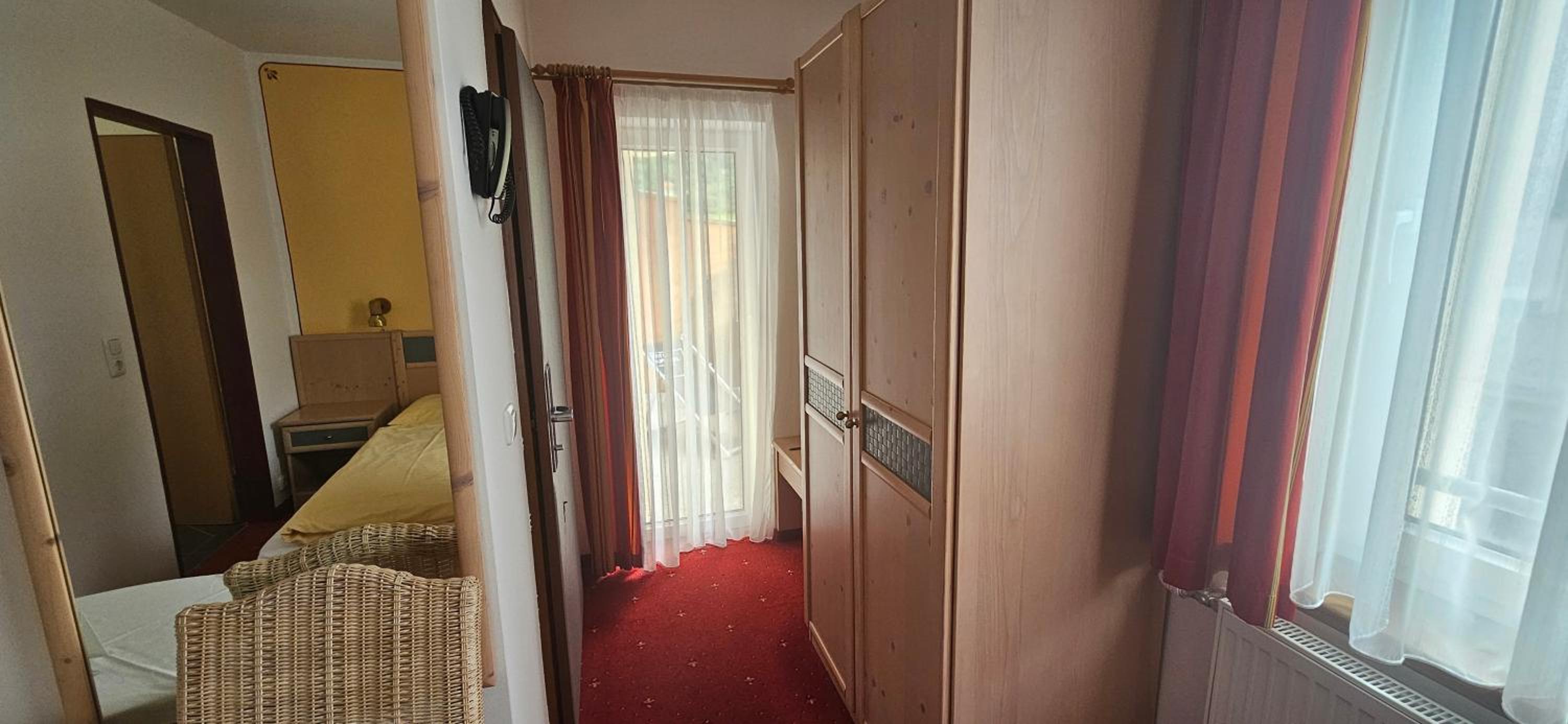Standard Double Room photo 3
