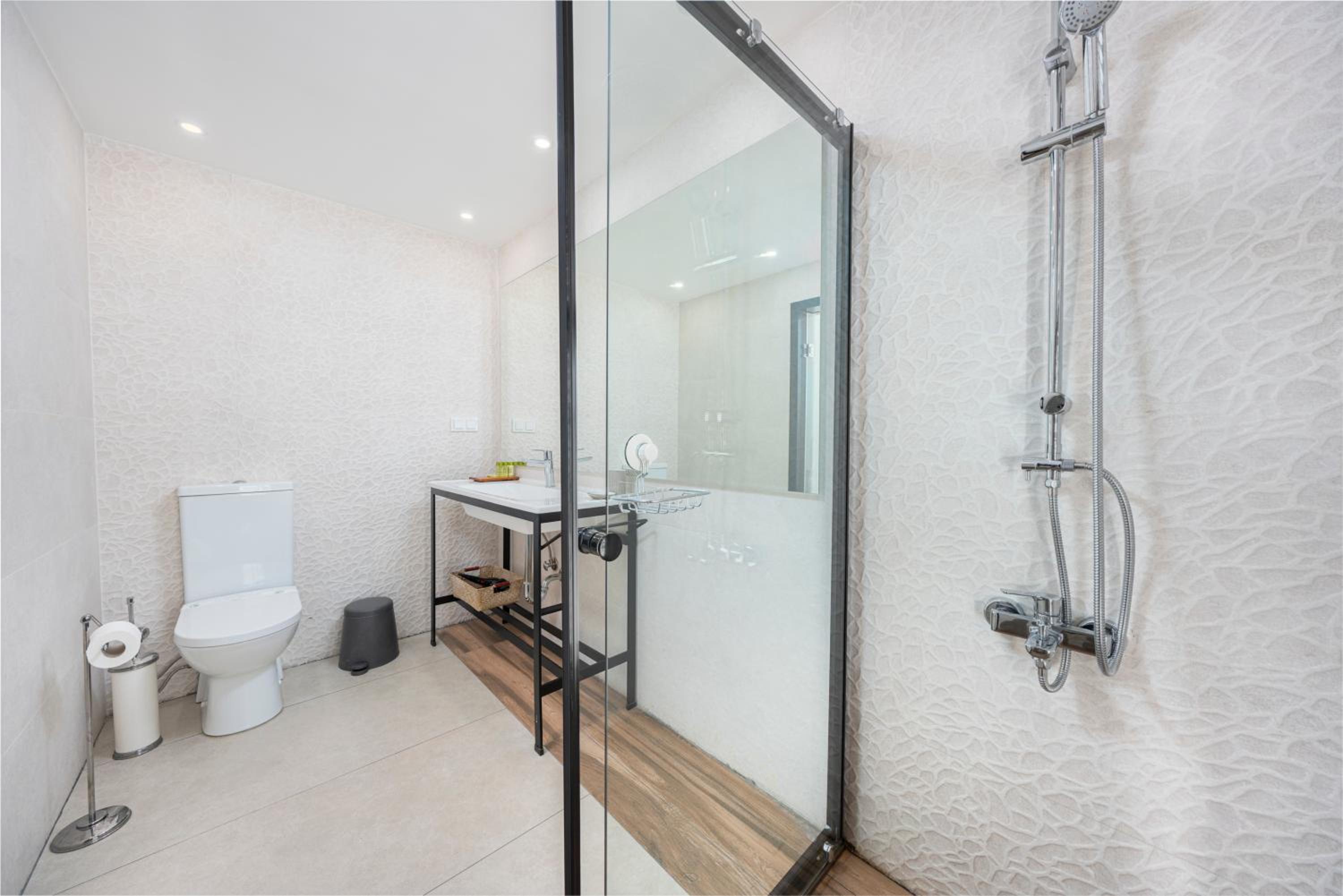 Deluxe Double Room with Sea View - Photo 8