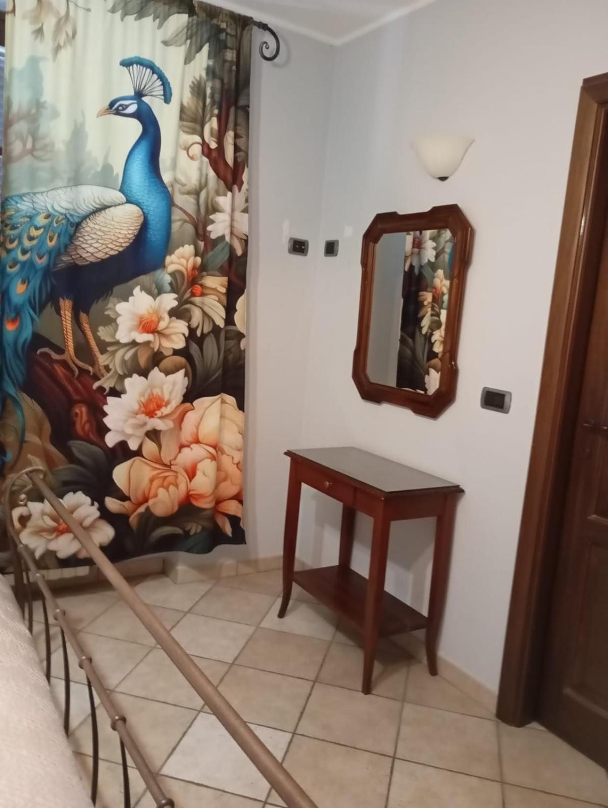 Standard Queen Room - Photo 10