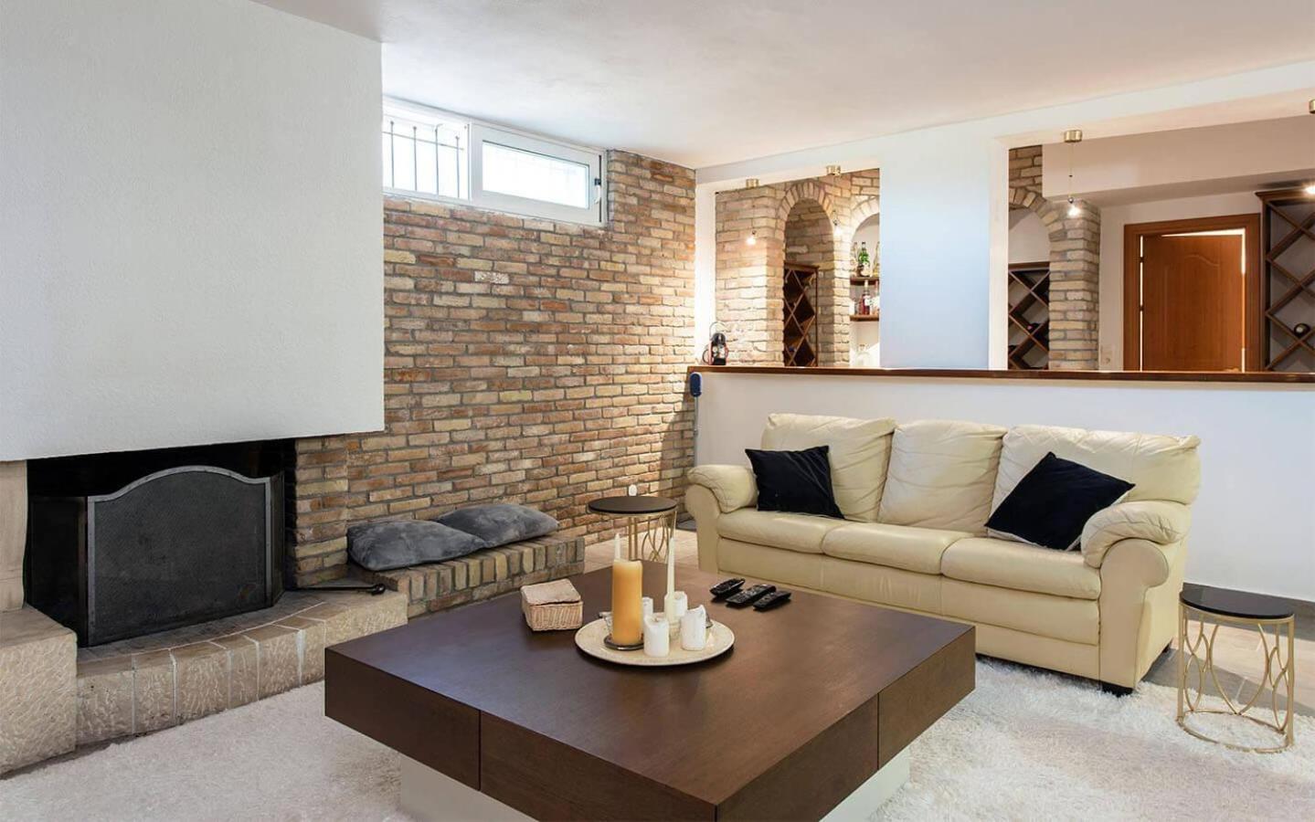 Villa photo 2