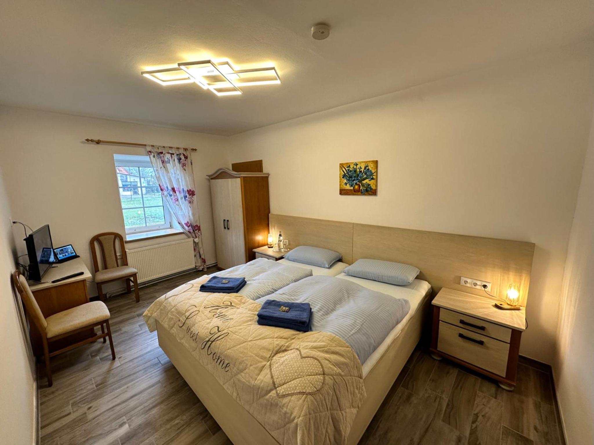 Standard Double Room - Photo 13