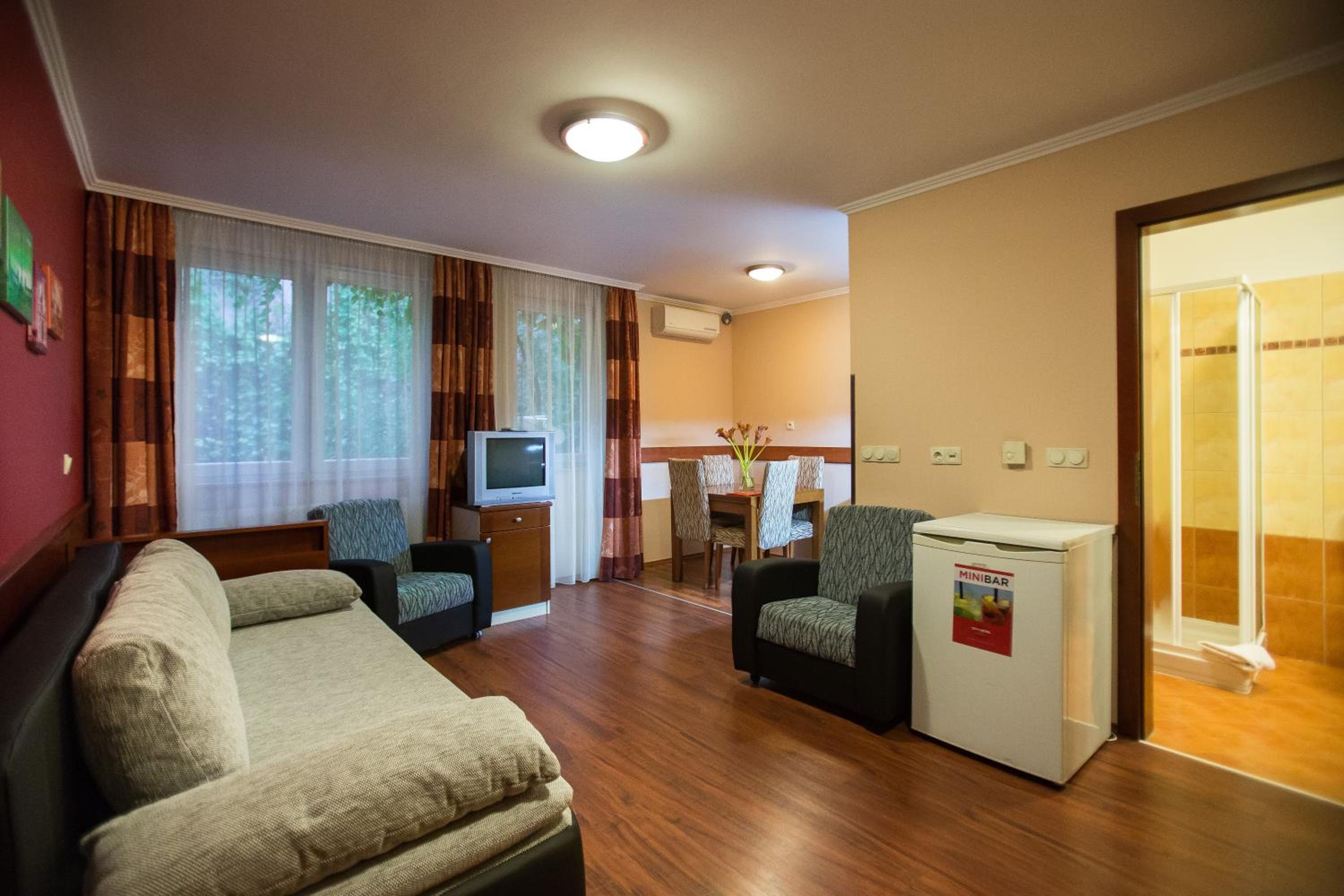 One-Bedroom Apartment - Photo 1