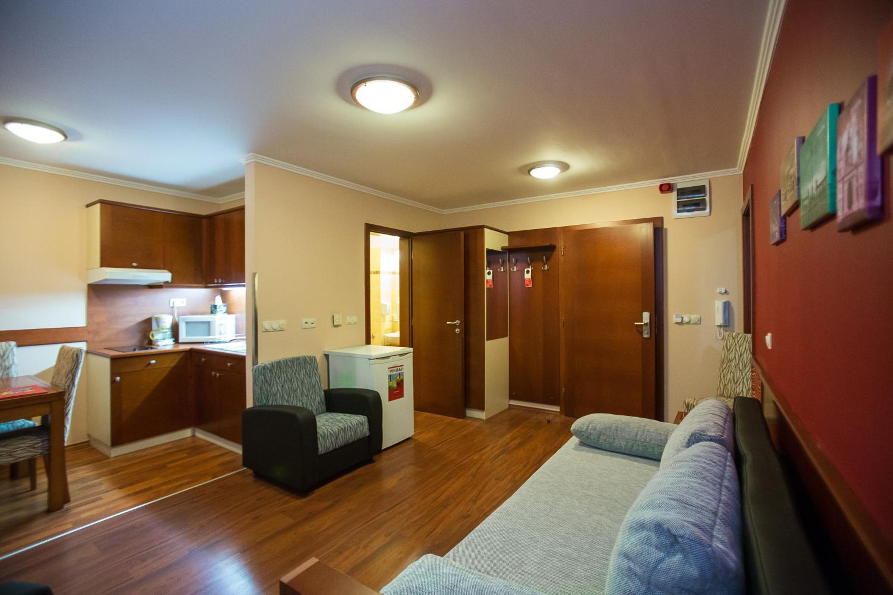 One-Bedroom Apartment - Photo 8