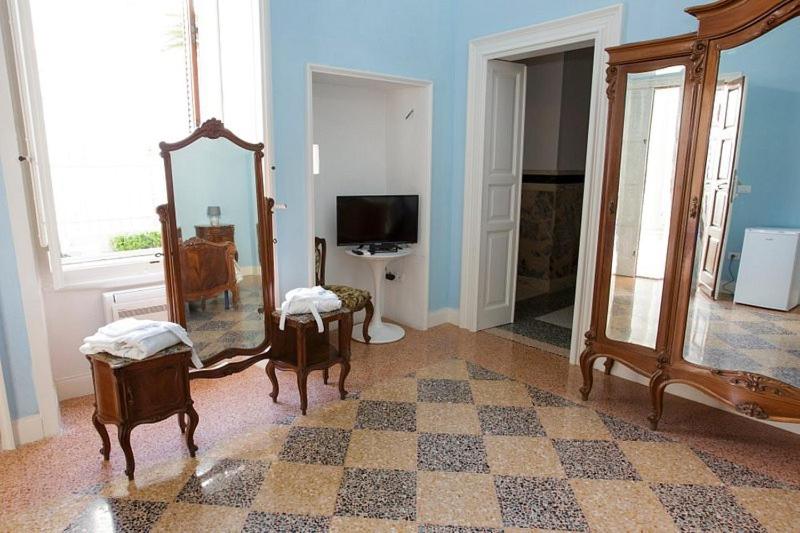 One-Bedroom House photo 3