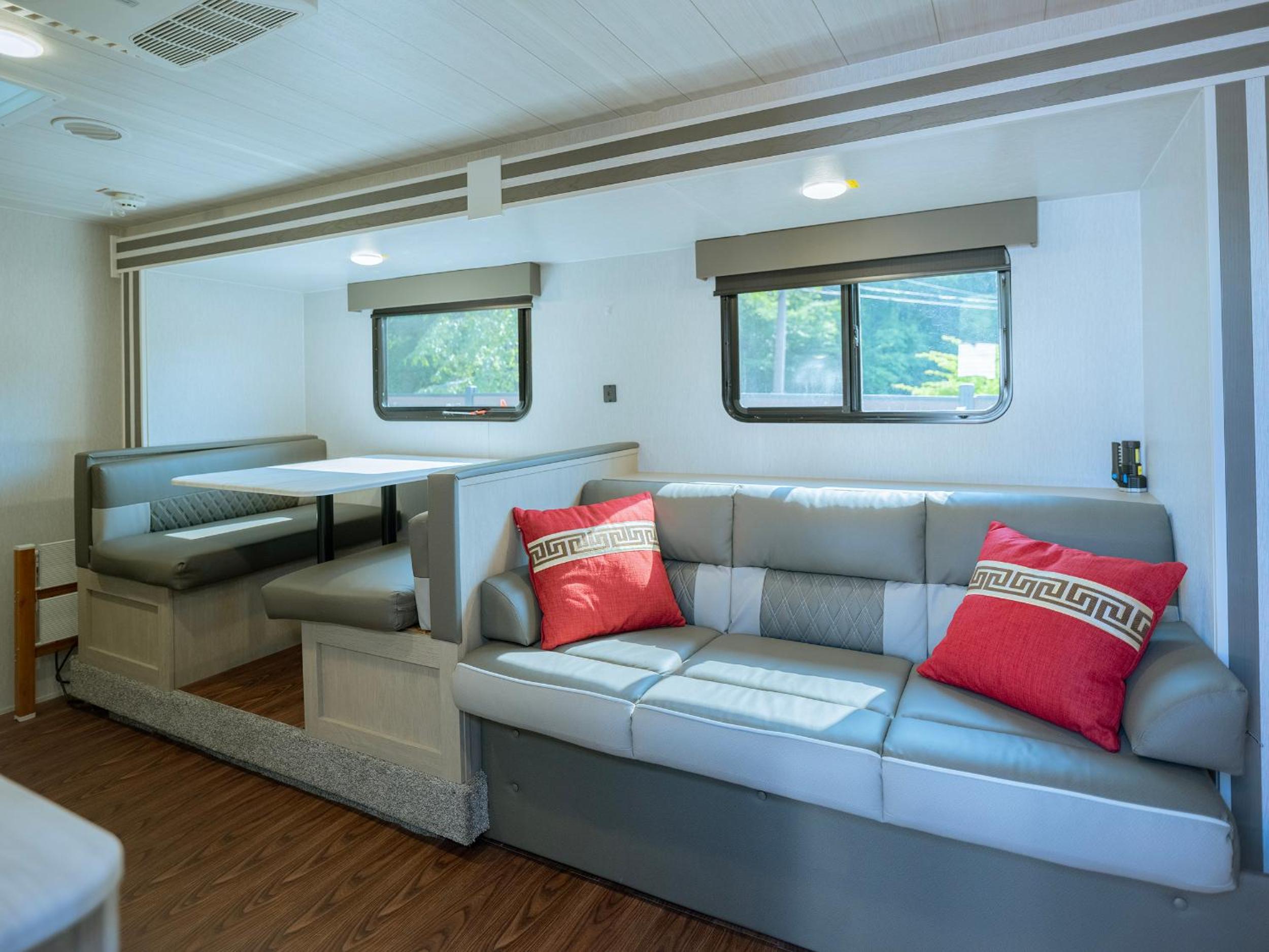 Mobile Home photo 1
