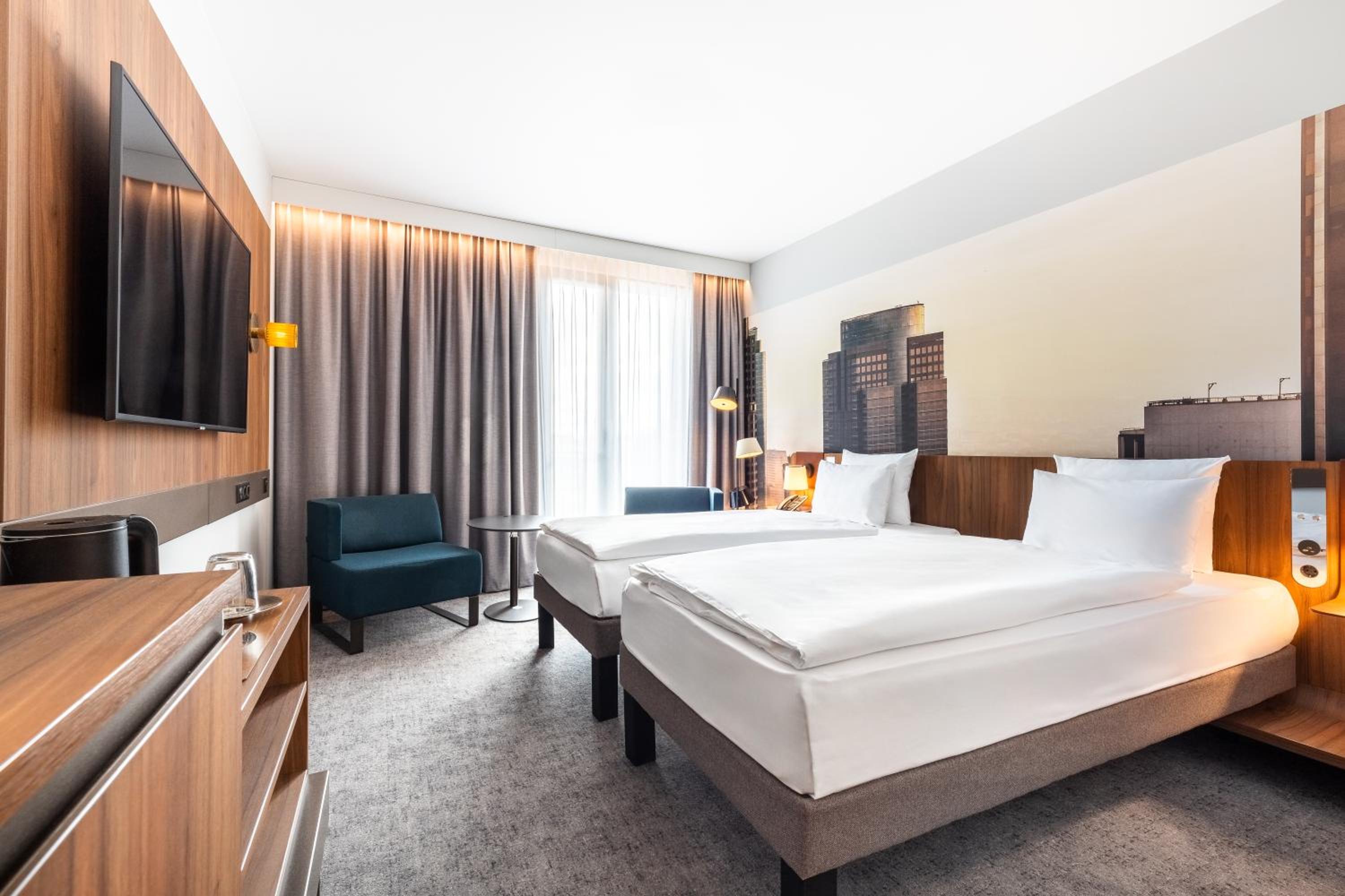 Standard Twin Room - Photo 1