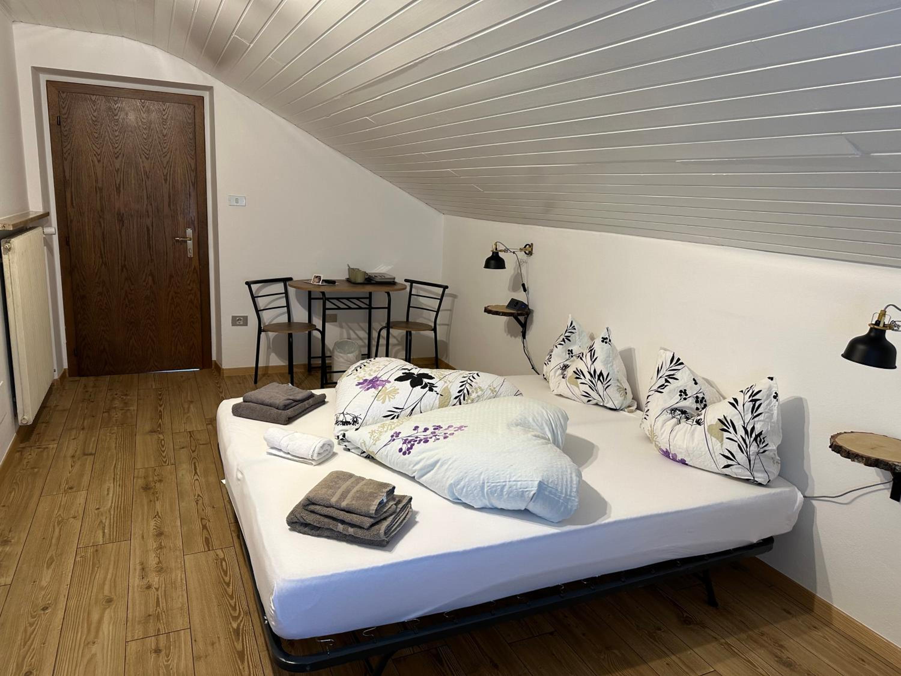 Quadruple Room with Private External Bathroom - Photo 5