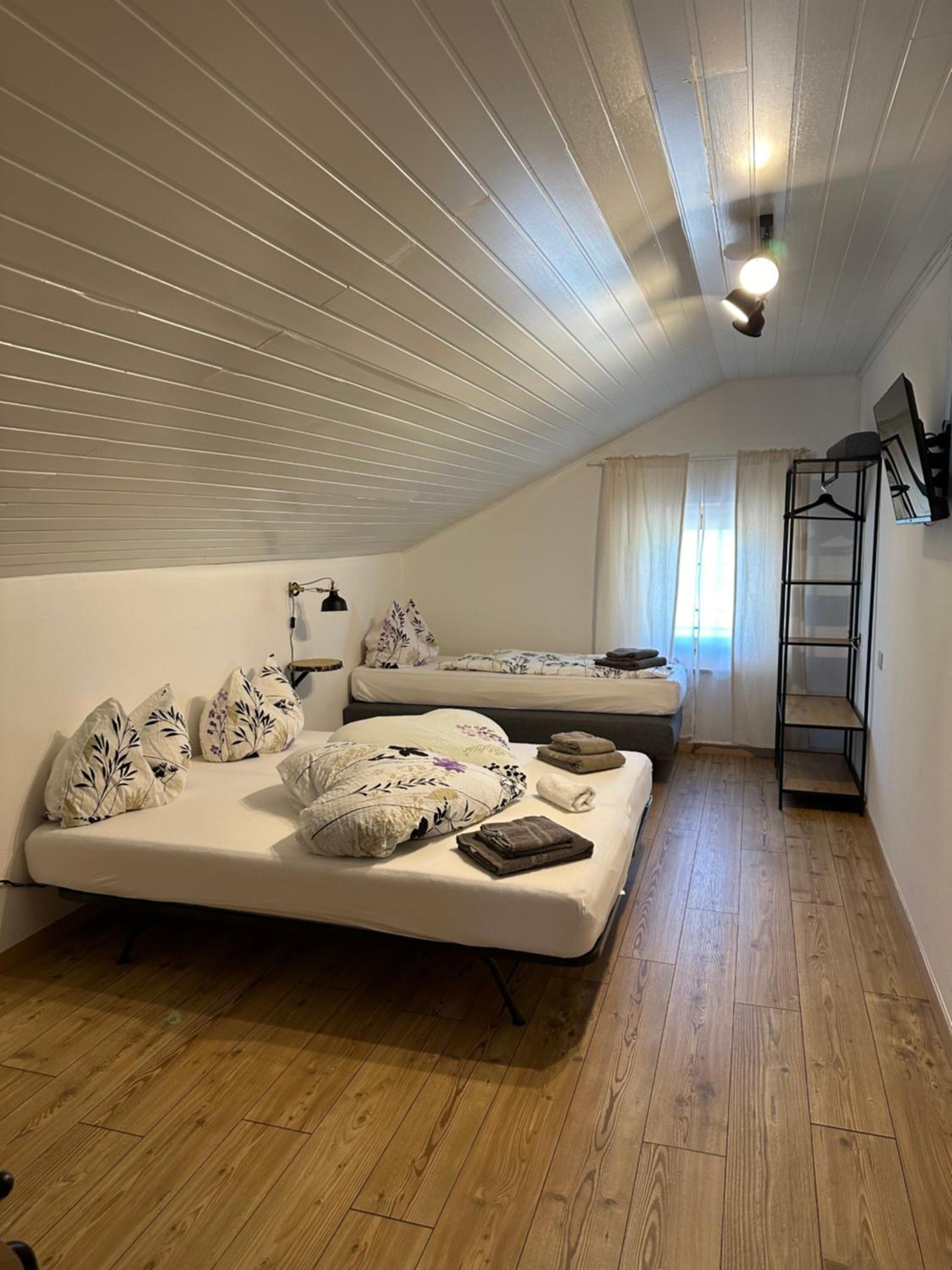 Quadruple Room with Private External Bathroom - Photo 1
