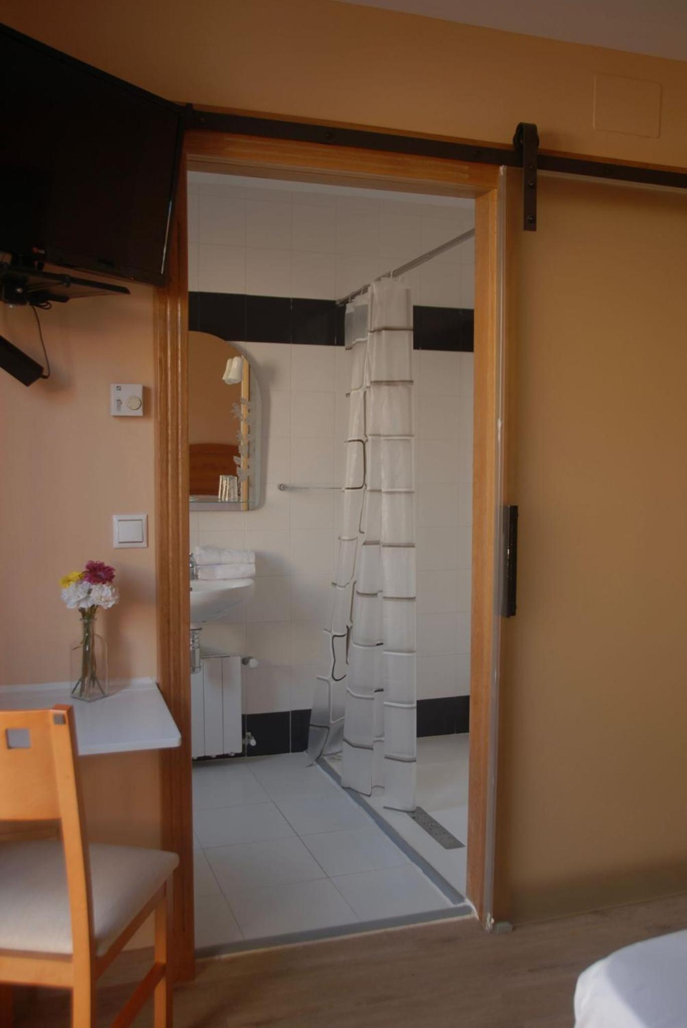 Double Room - Photo 3