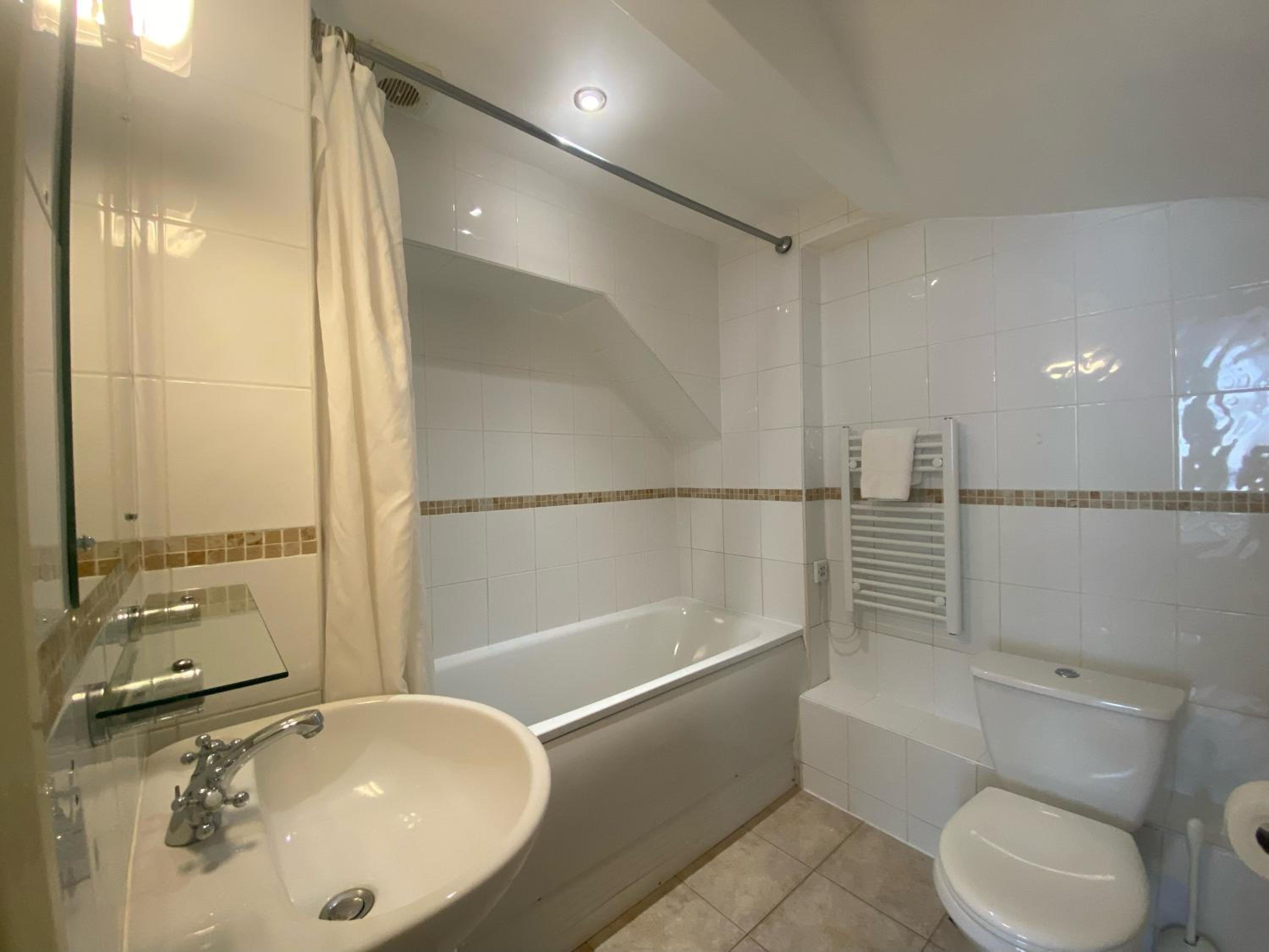 Double or Twin Room - Basement - Photo 4
