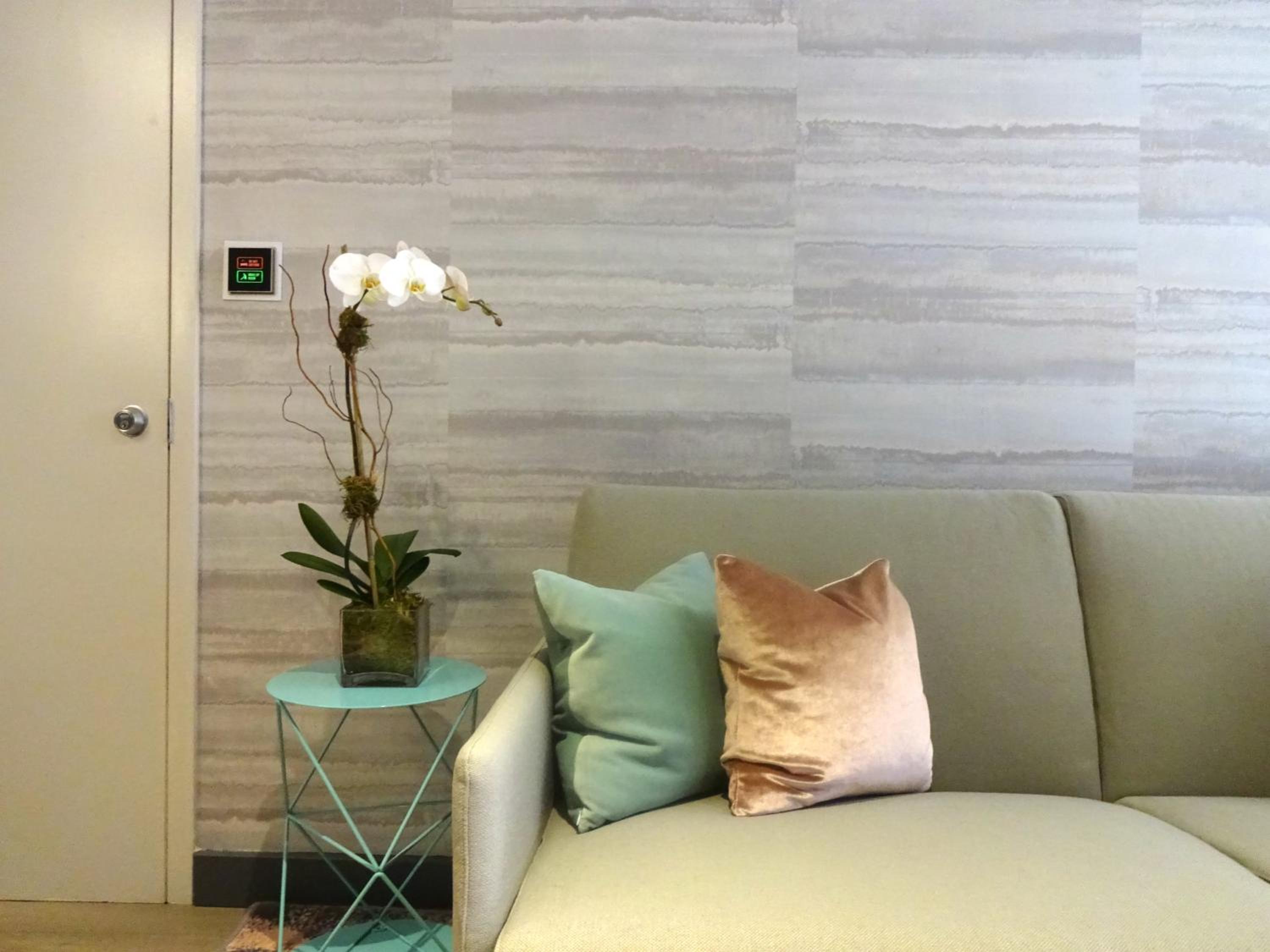 One-Bedroom King Suite thumbnail 6