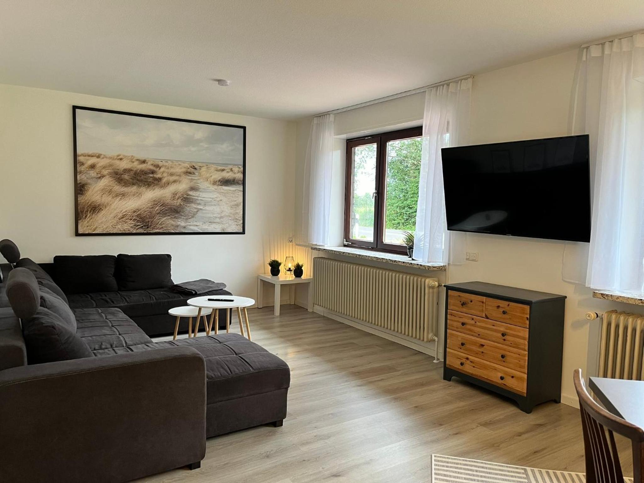 One-Bedroom Apartment photo 1