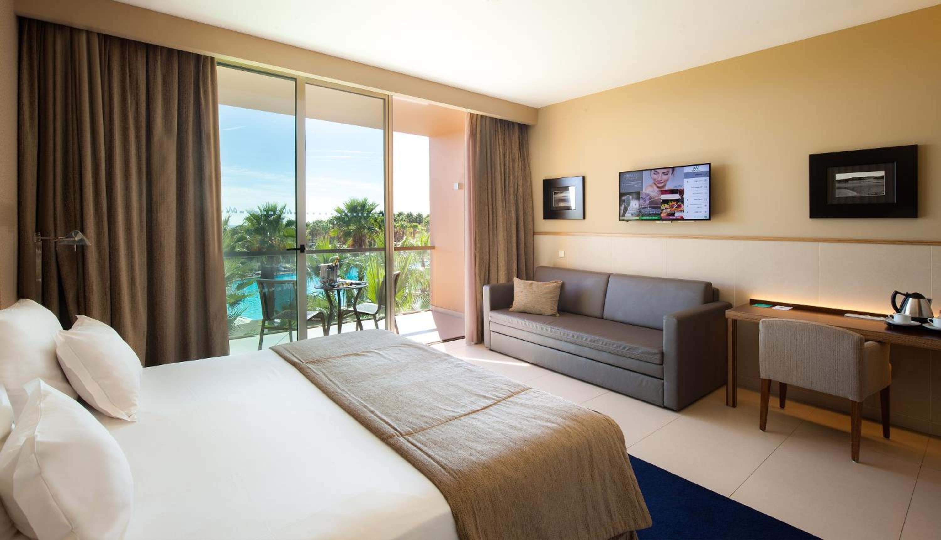 Superior Double Room Pool View