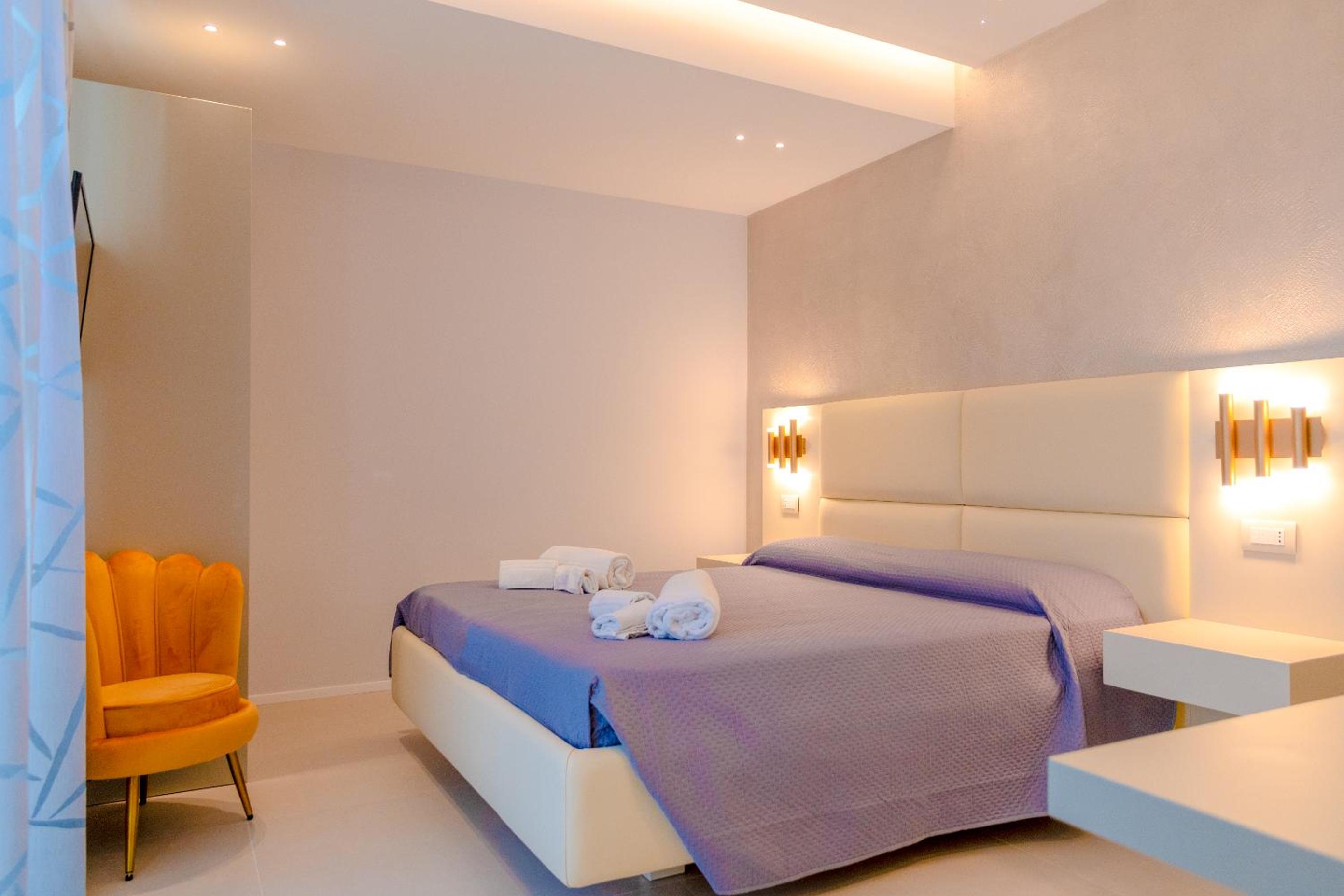 Queen Room with Spa Bath