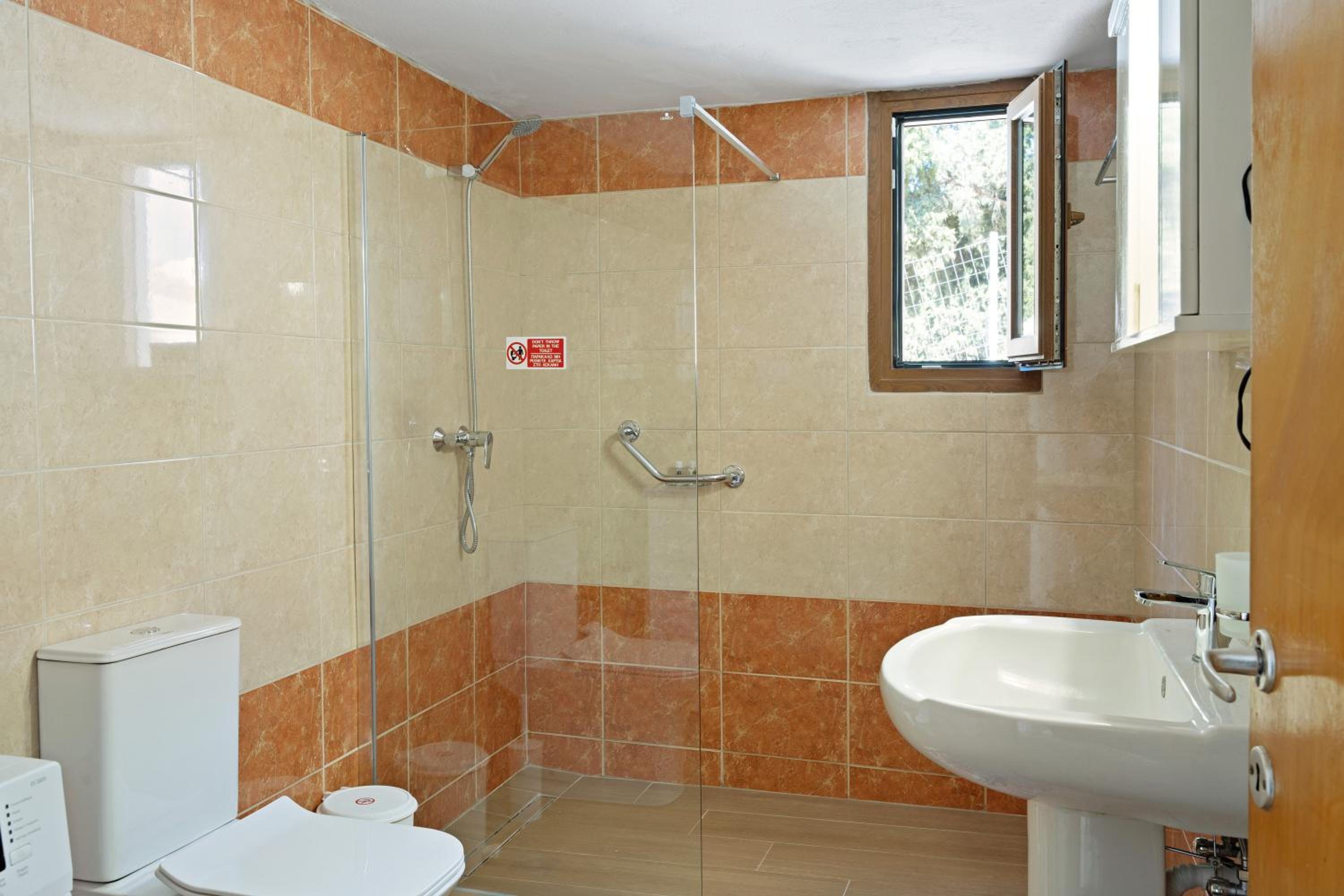 Three-Bedroom House photo 2