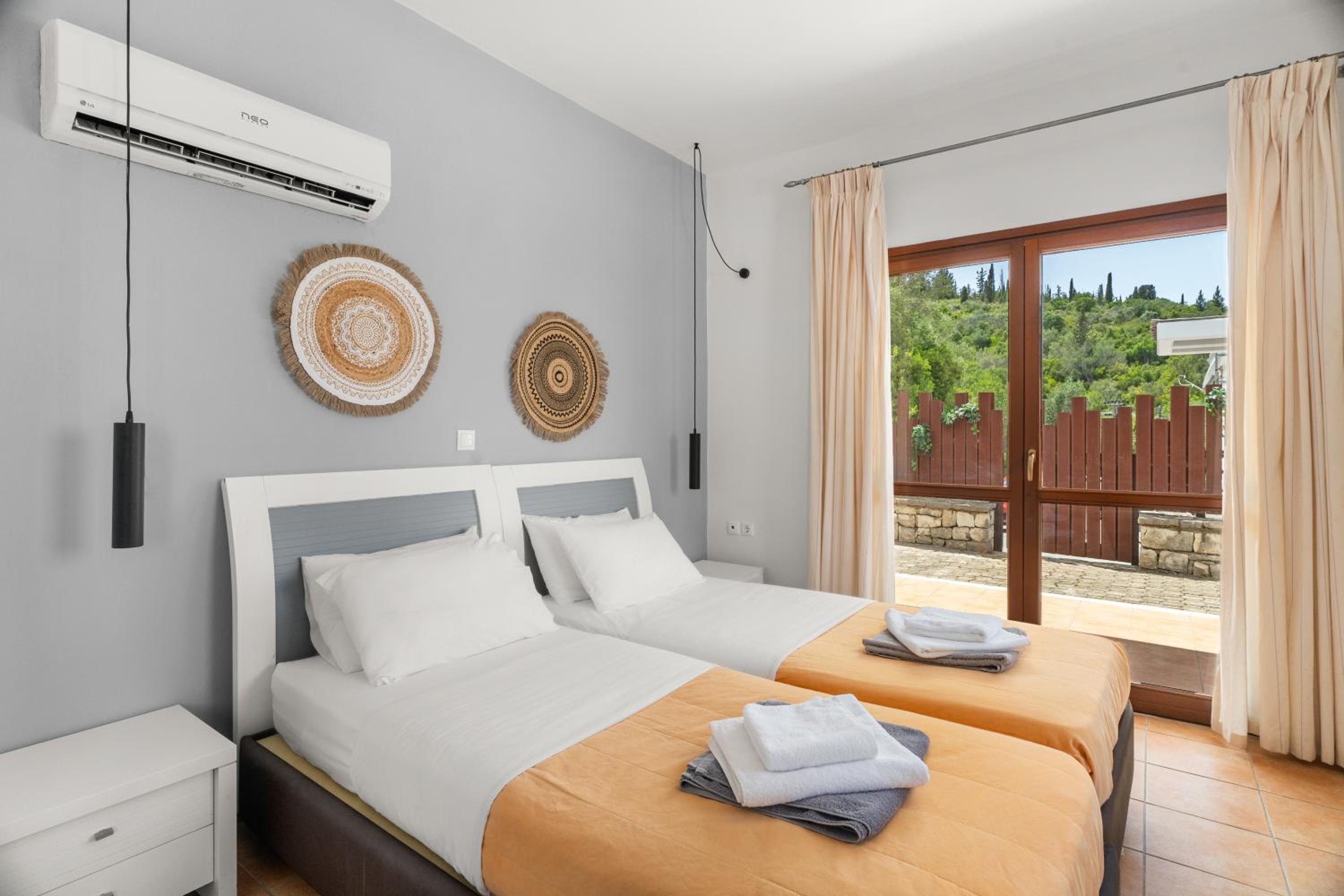 Three-Bedroom Pool Suite Sea View