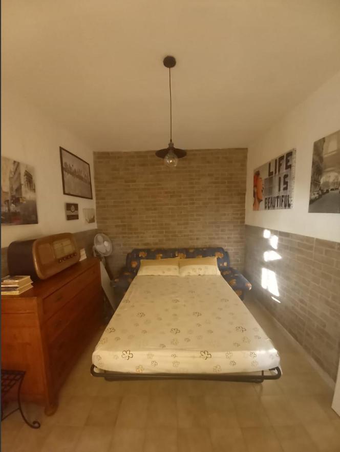 One-Bedroom House photo 1