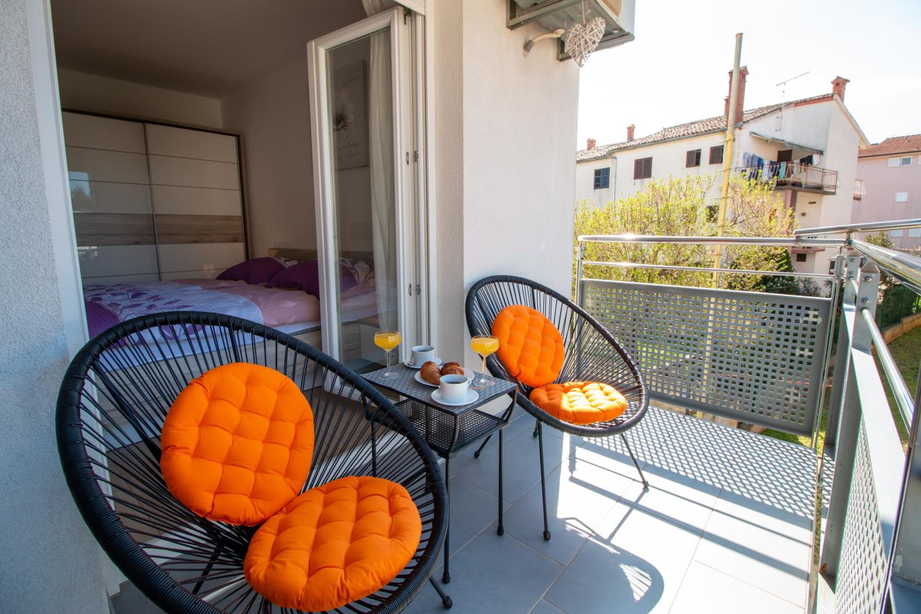 Two-Bedroom Apartment with Balcony photo 3