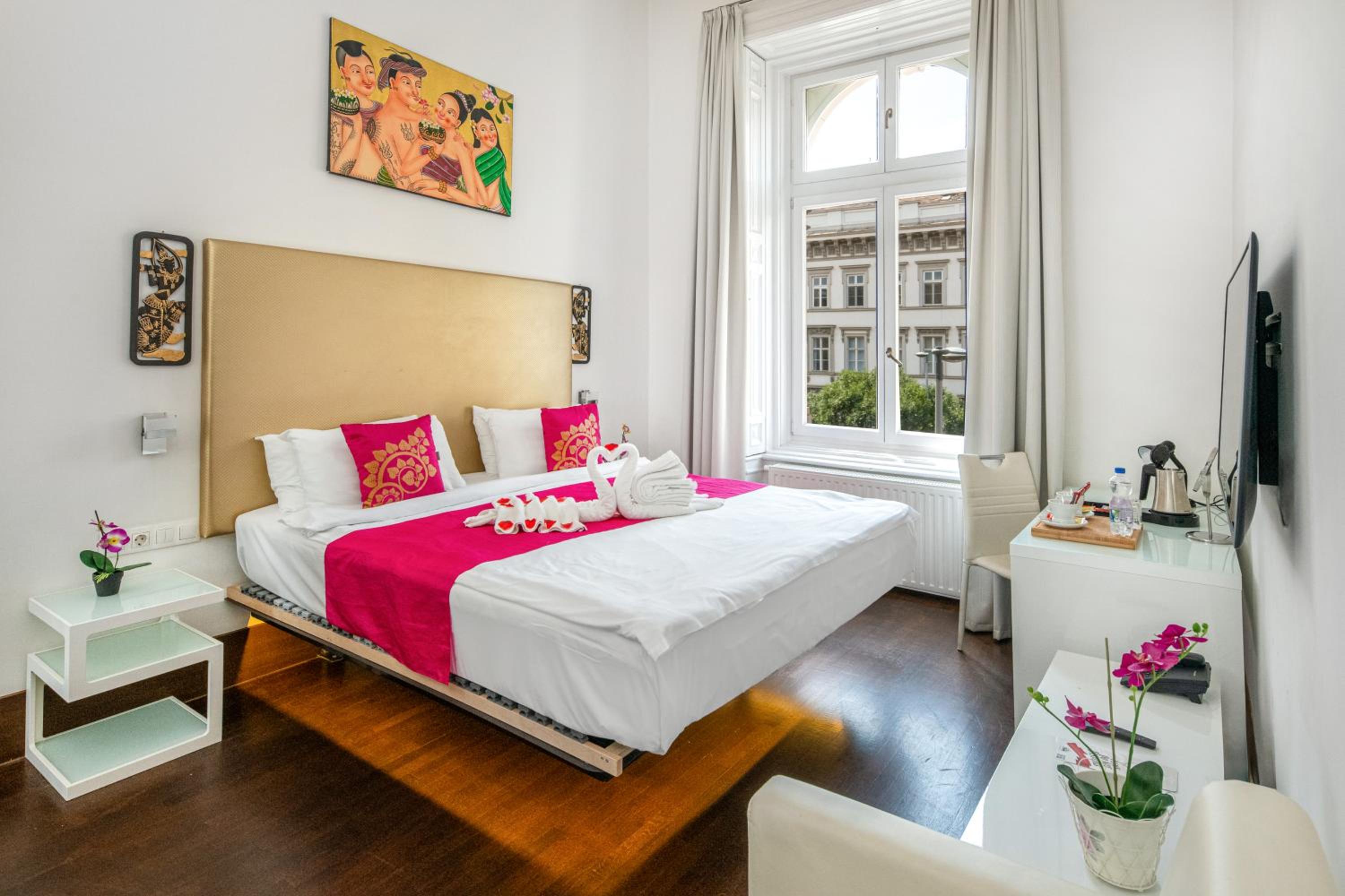 Superior Room with Basilica View