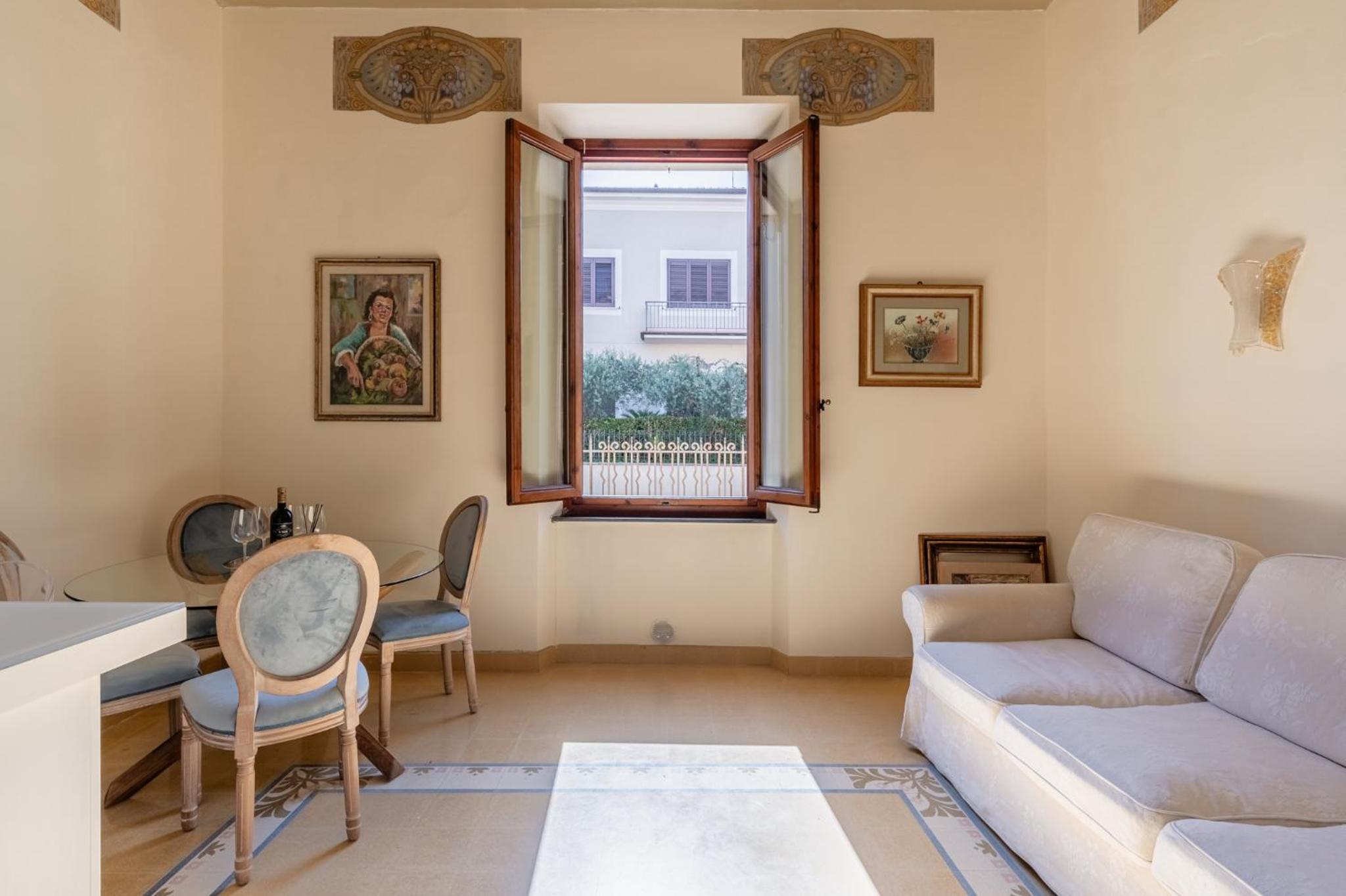 Superior One-Bedroom Apartment